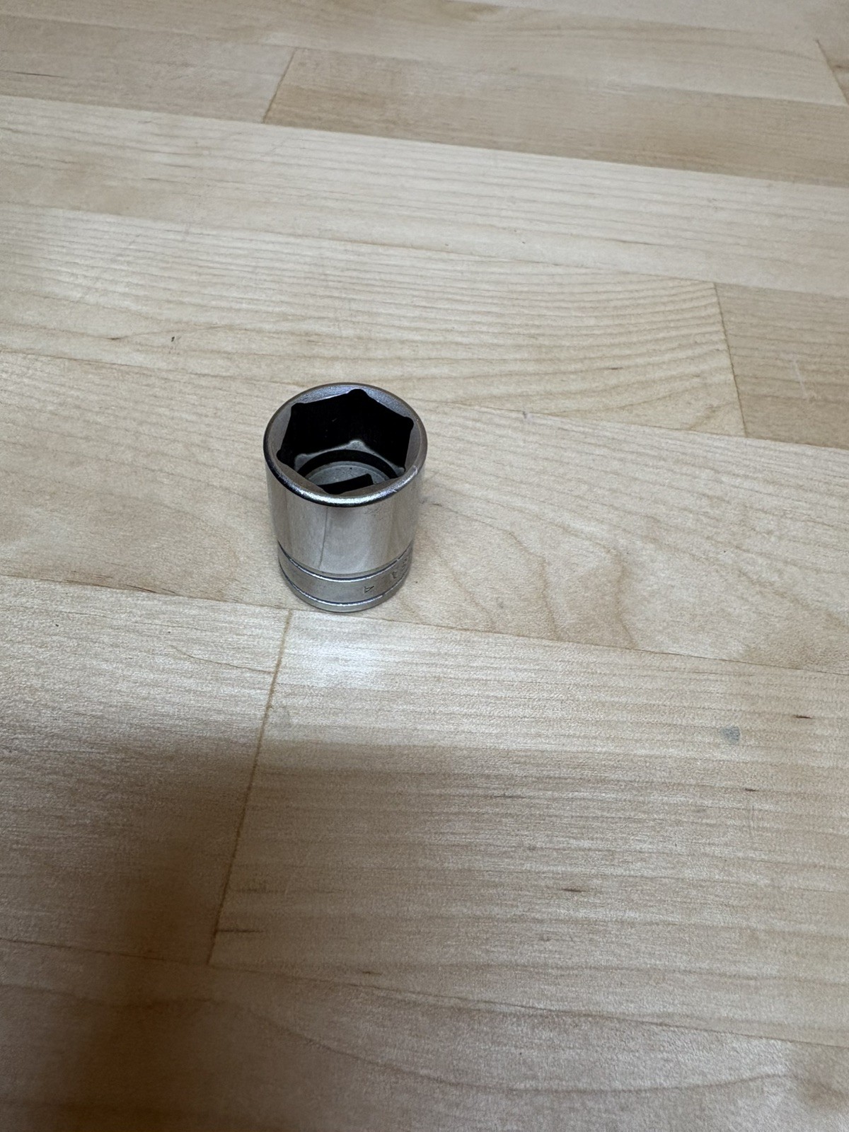 New Snap-on 3/8" drive 5/8" 6-point Shallow Socket FS201