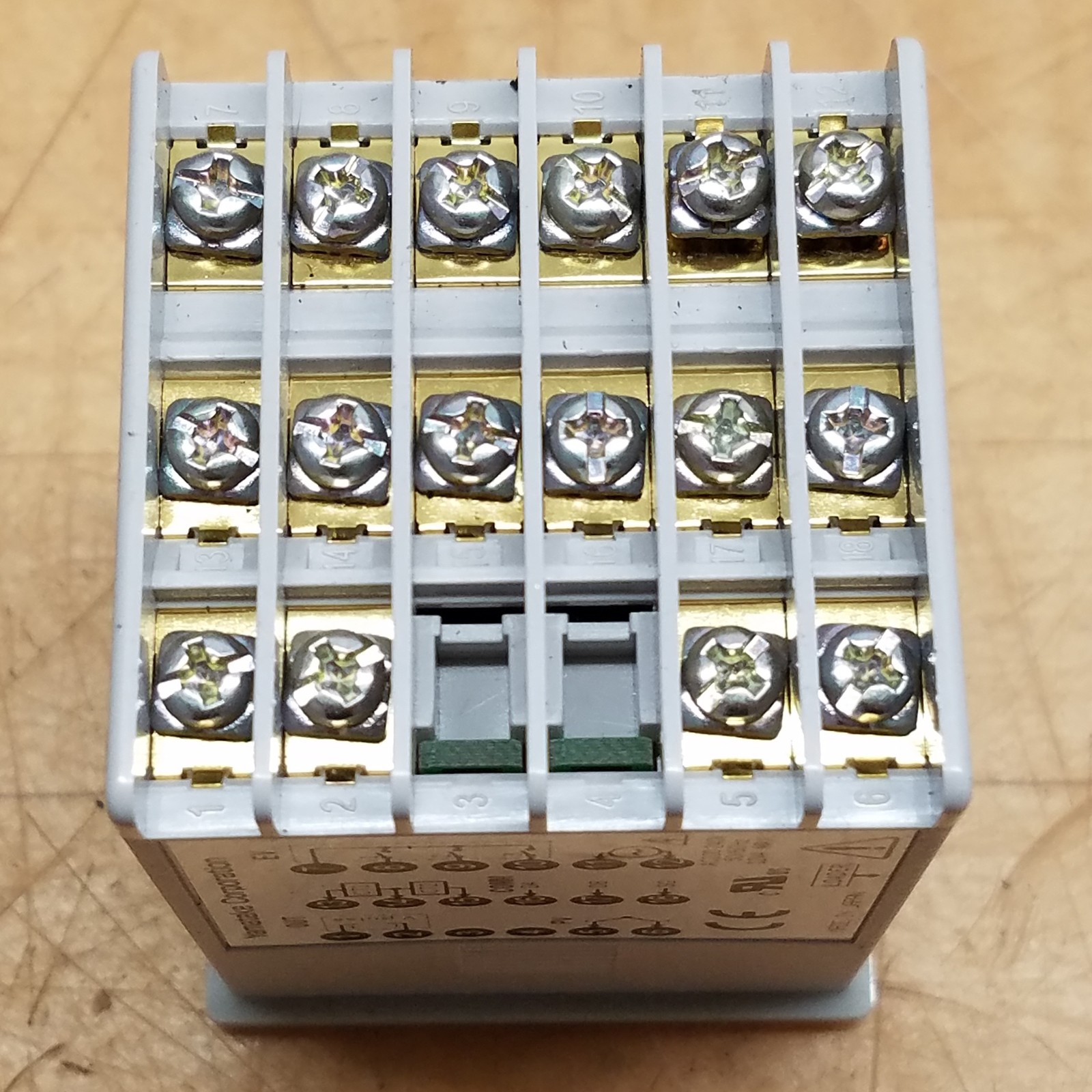 Azbil C15TV0TA0300 SDC15 Temperature Controller - USED