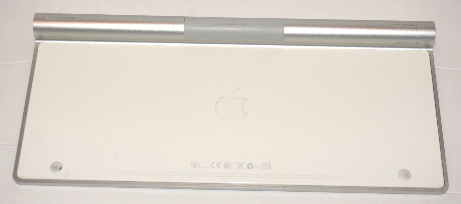 Genuine Apple Wireless Bluetooth Keyboard Model: A1314 - Silver/White