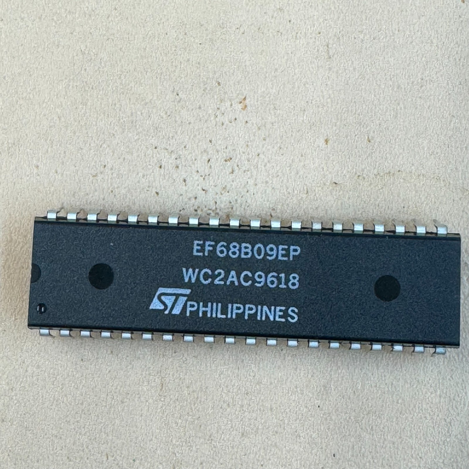 SGS Thompson EF68B09EP Microprocessor 6809 6809EP