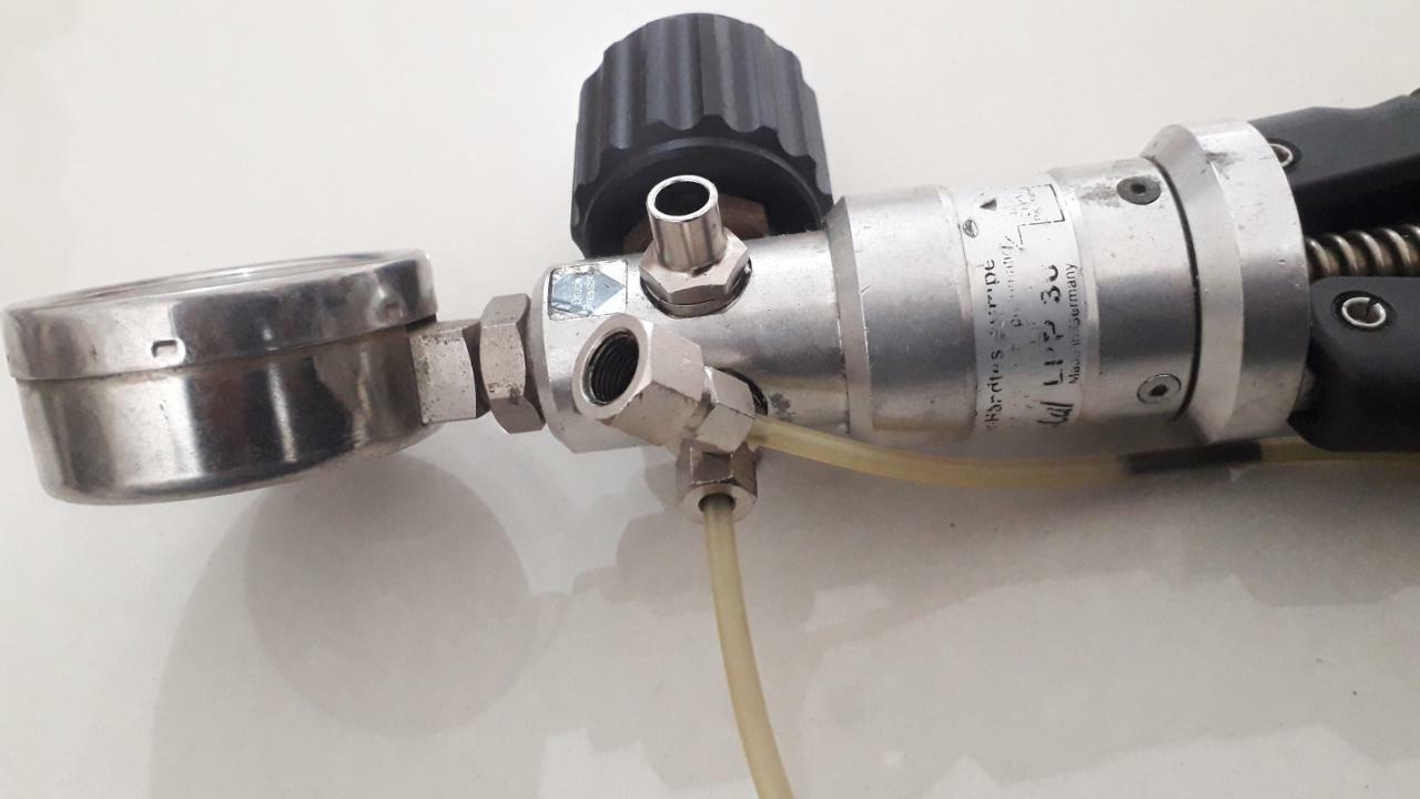 LR-CAL LPP-30 Pressure calibrator hand held test pump