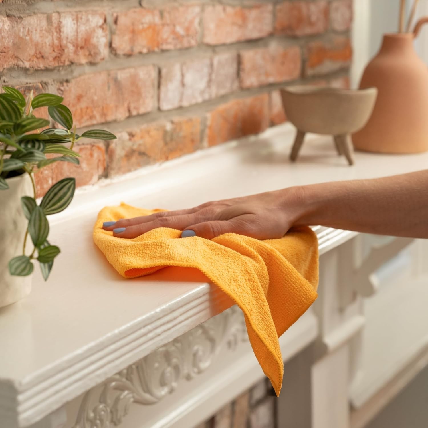 200 Pack Assorted Microfiber Cleaning Cloths - Eco-Friendly & Reusable Towels