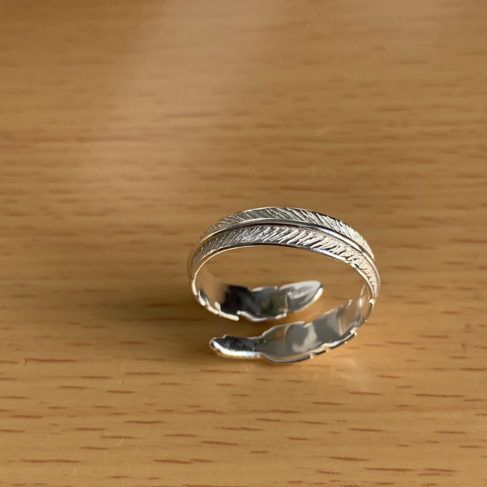 925 Silver Feather Design Band Ring Size N / / Fab Condition