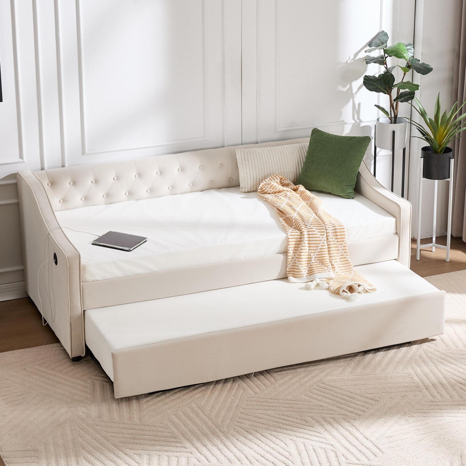 Twin Size Upholstered Velvet Daybed w/ Trundle & USB Port for Bedroom Guest Room