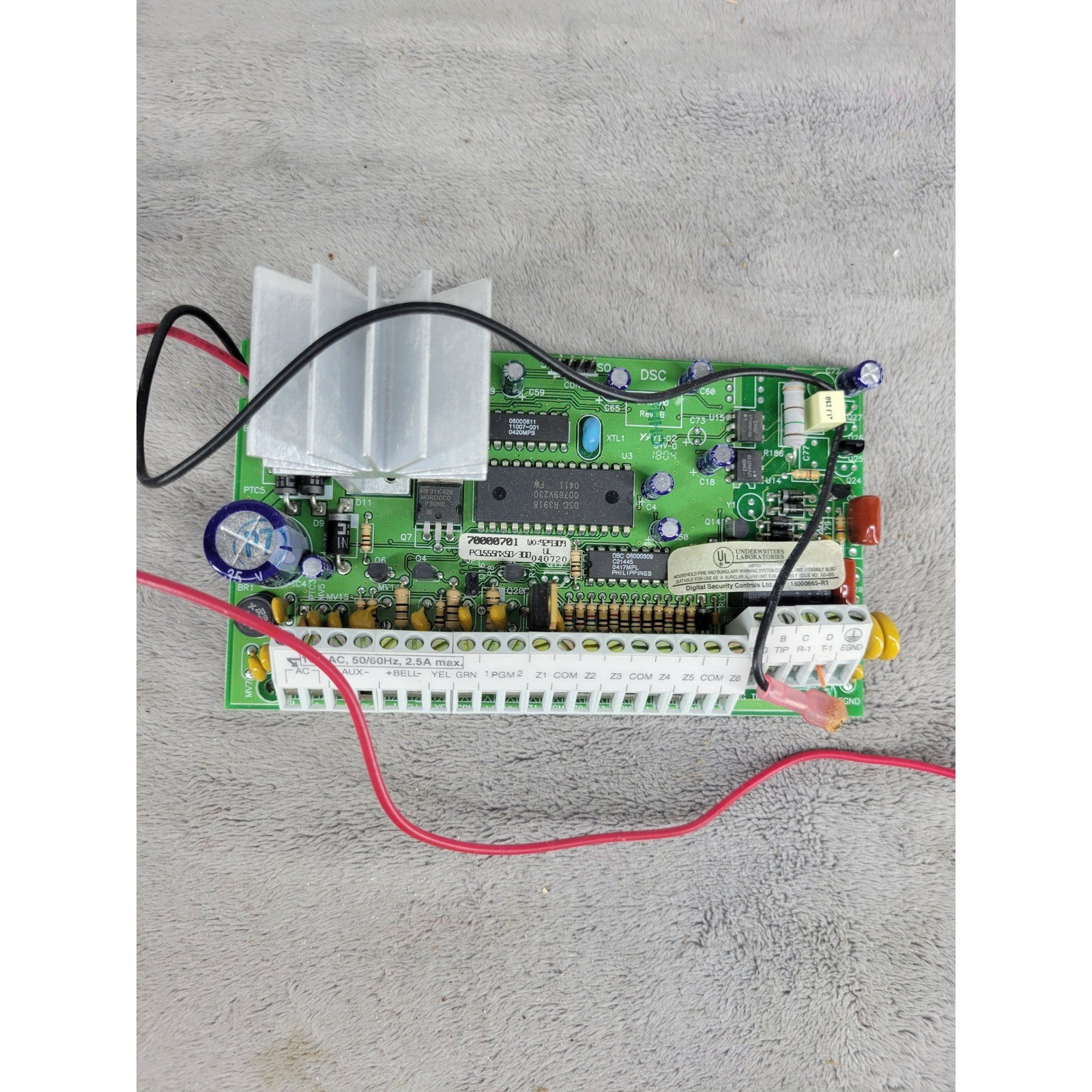 DSC UA030 Rev B Alarm Control Board PC1555MX90/300 18000665-R1 8-Zone Unit