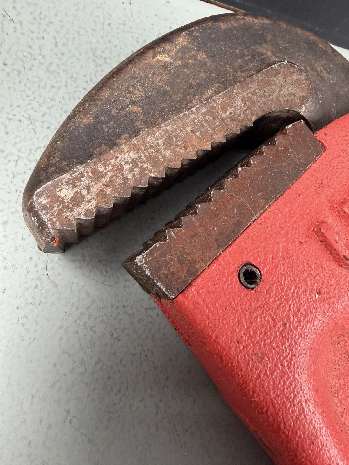 Urrea 836HD 36" Pipe Wrench 5" Capacity