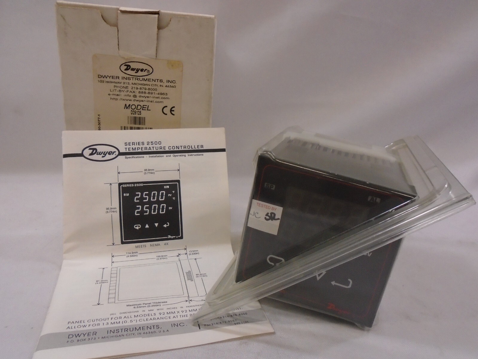 *NEW* DWYER D25125 SERIES 2500 TEMPERATURE CONTROLLER DUAL 4-DIGIT LCD DISPLAY