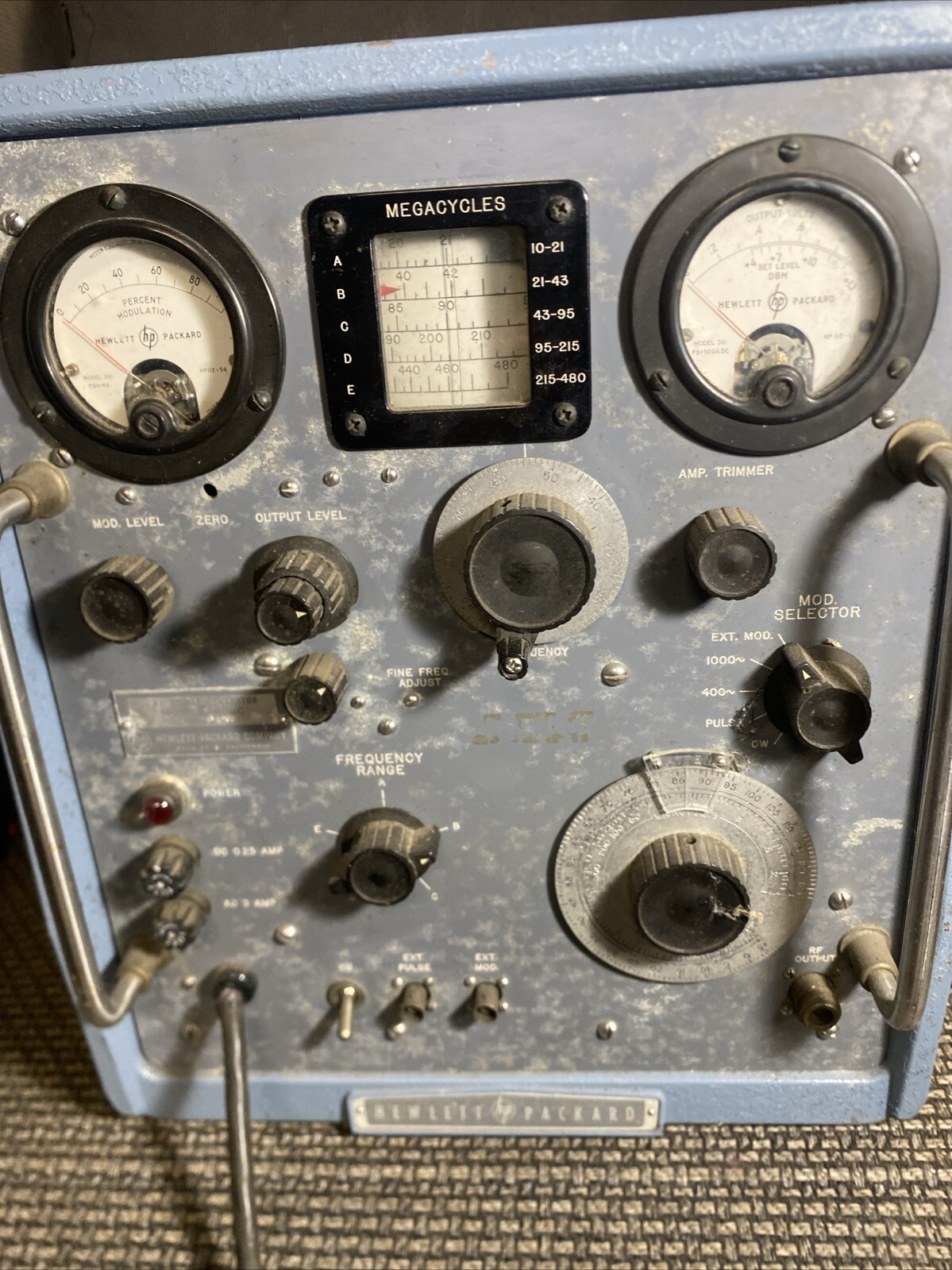 HP Hewlett Packard 608C VHF Signal Generator Powers On
