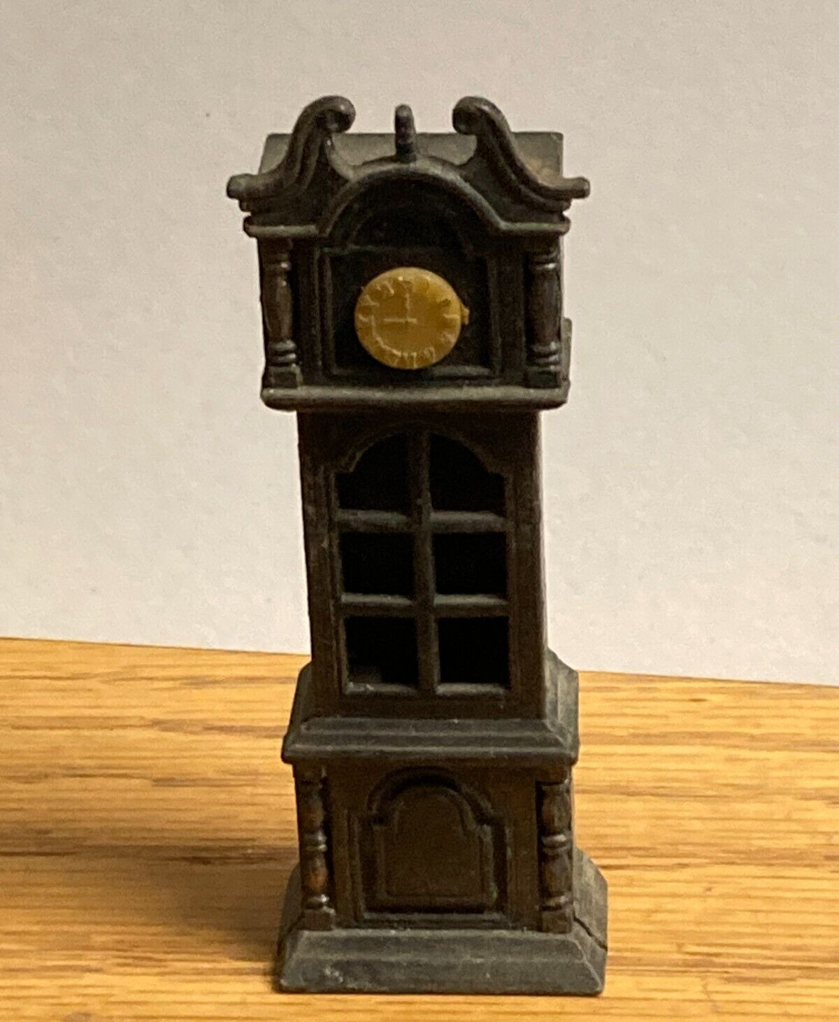 Vintage Made In Hong Kong Grandfather Clock Metal Pencil Sharpener Die Cast
