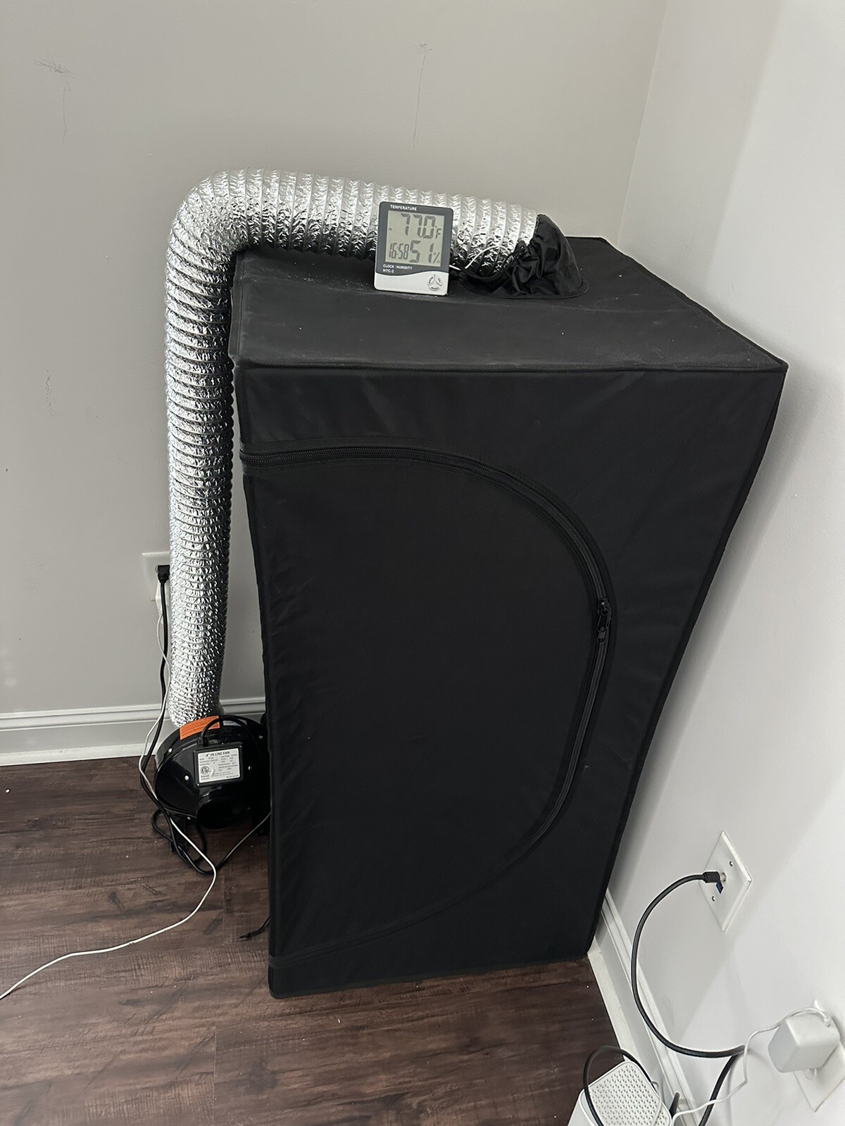 AC Infinity CLOUDLAB 422 Advance Grow Tent - Black