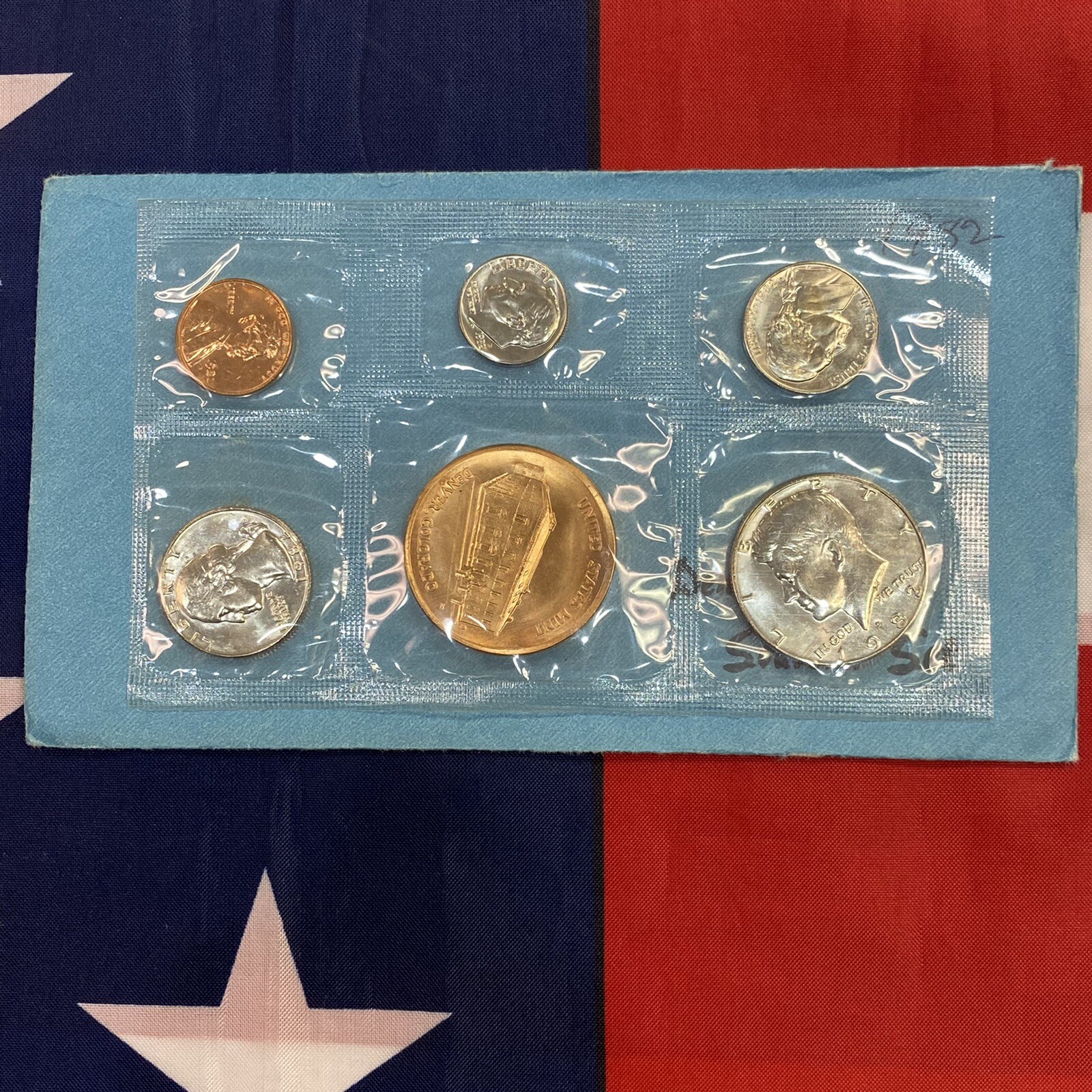 1982-D Official US Mint Souvenir Set with Envelope. See description!
