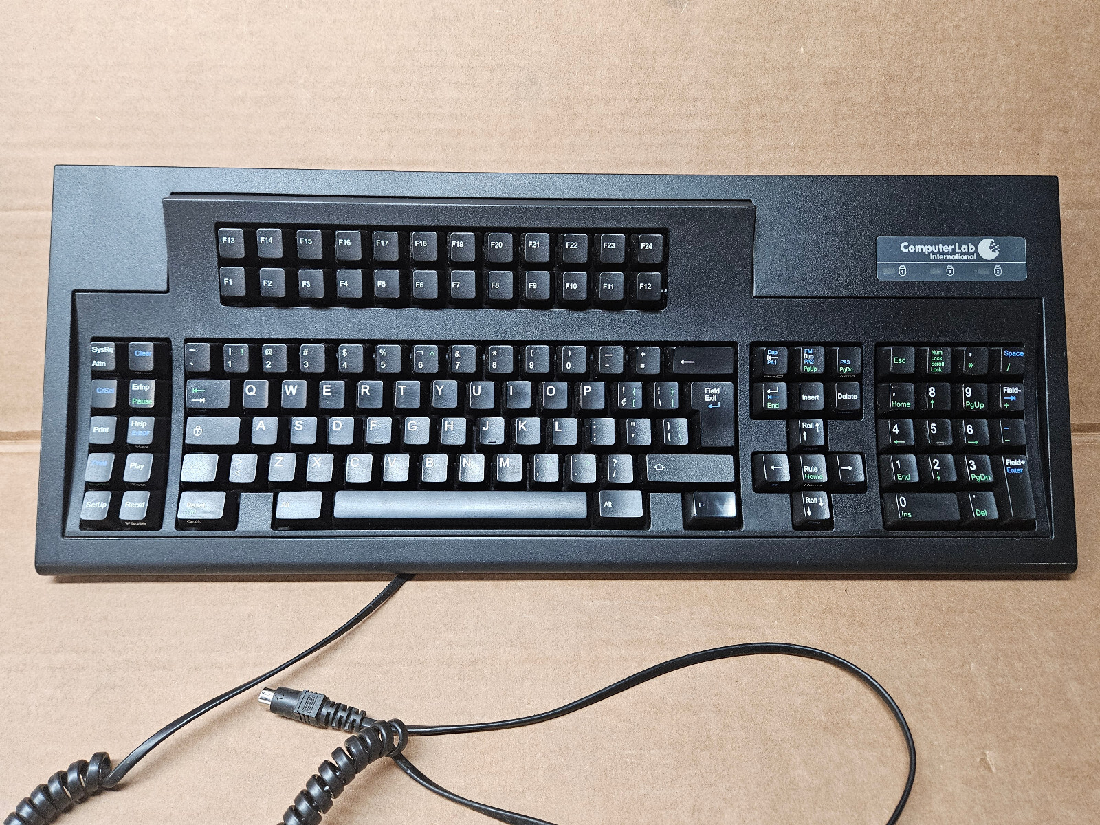 CLI Computer Lab International Vintage 122-Key PS/2 Keyboard BSUS1304000948