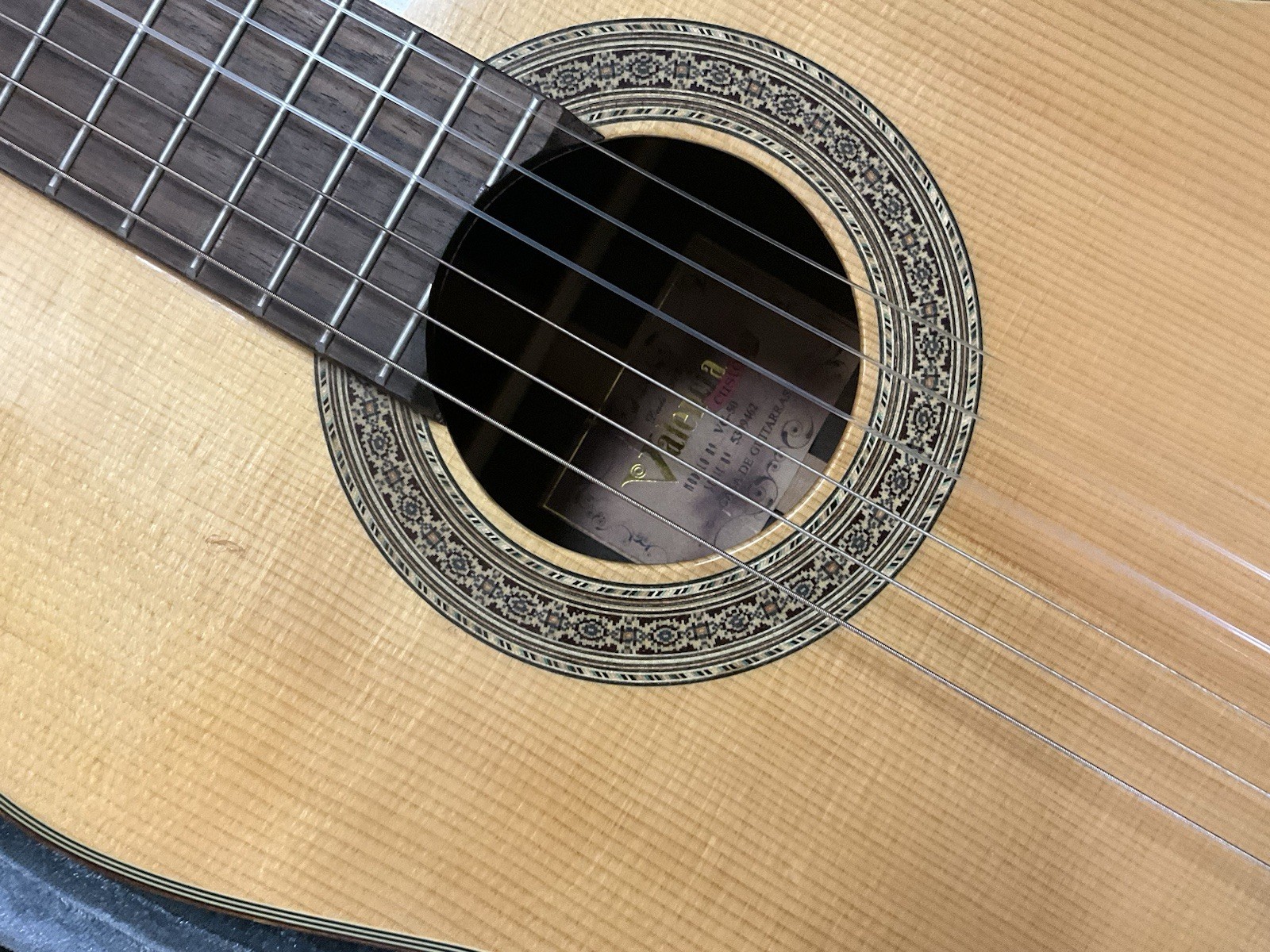 Valencia Custom VG-50 solid top classical guitar excellent with semi-hard case