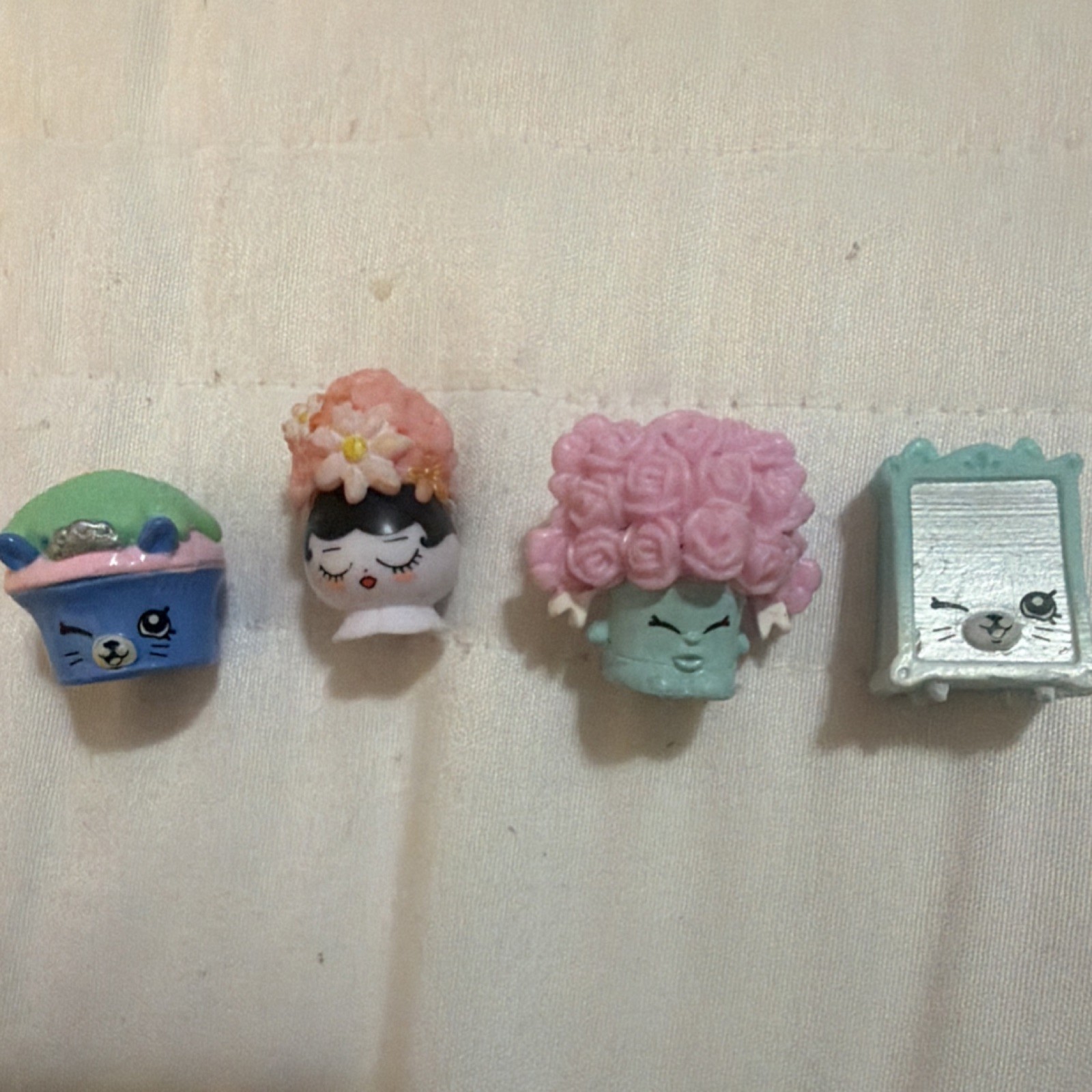 Moose Shopkins Mixed Lot 4-Pack Mini Figures, Plastic, No Packaging