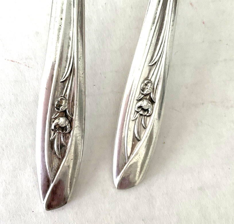 International Silver Tulip Pattern 2pc Silverplate Soup Spoon & Pie Server Used