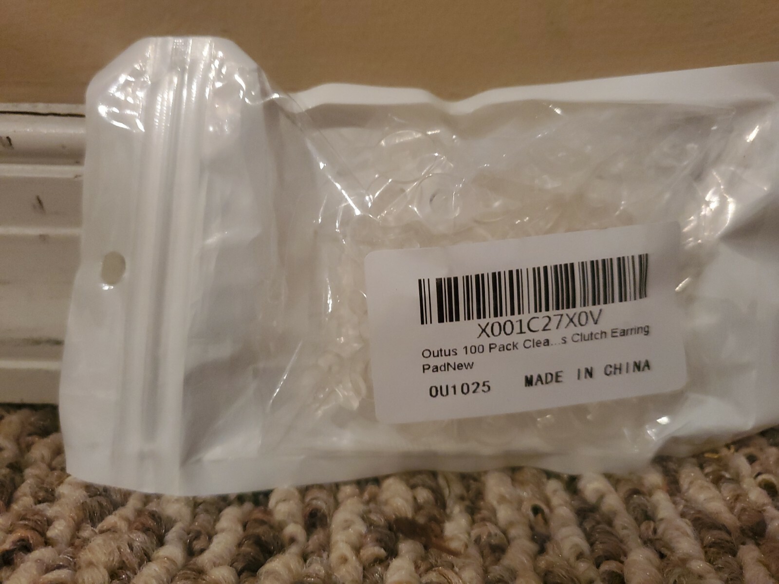 Outus 100 Pack Clear Rubber Earring Safety Backs Clutch Earring Pad New Sealed