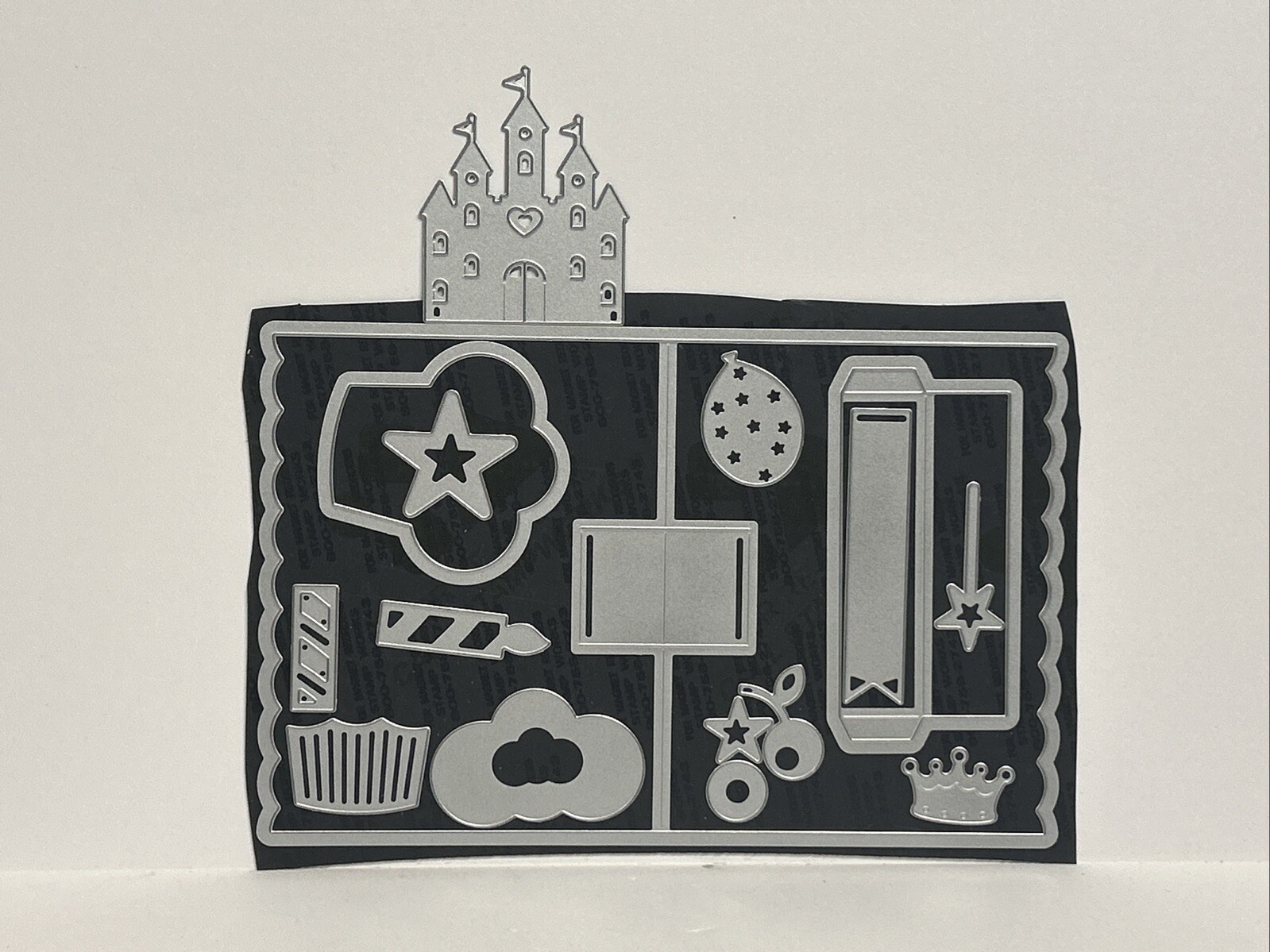 Sizzix Thinlits Cute As A Cupcake Lori Whitlock 16 Dies