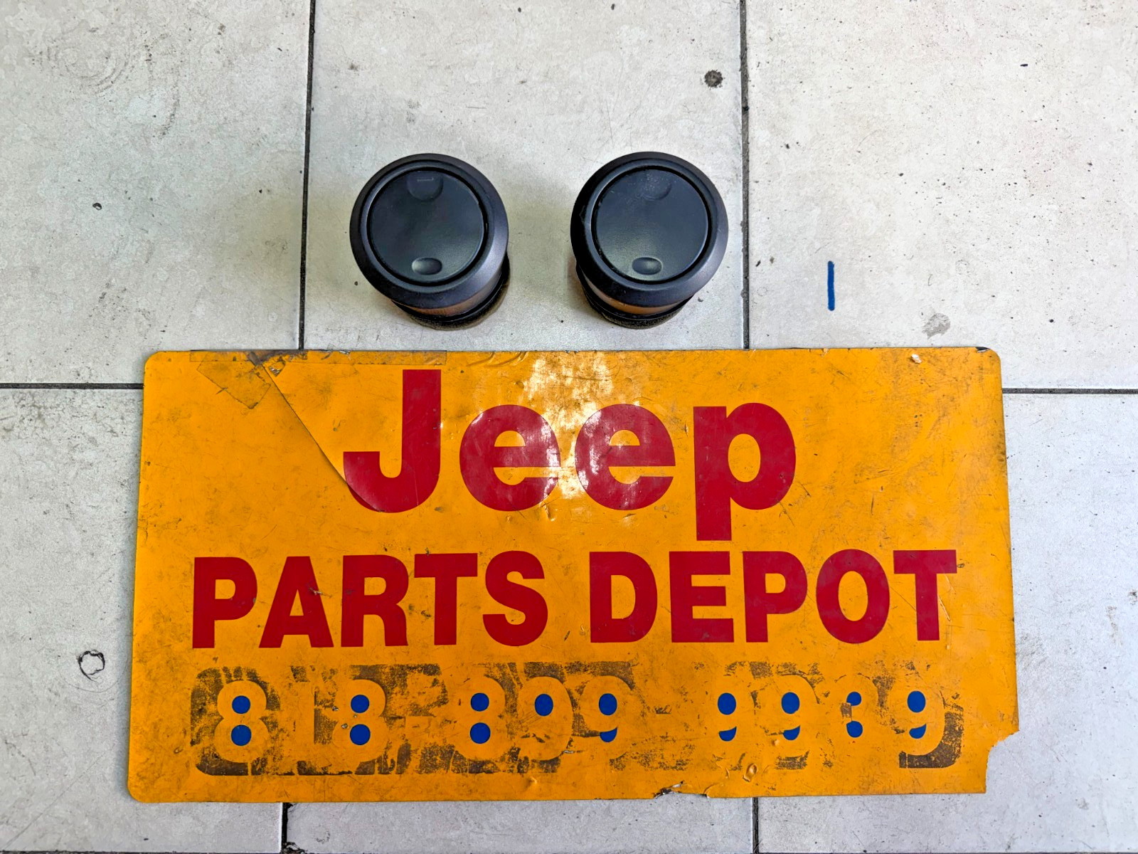 2007 2010 JEEP WRANGLER JK JKU DASH CENTER AIR VENT VENTS OEM 5KL74TRMAA