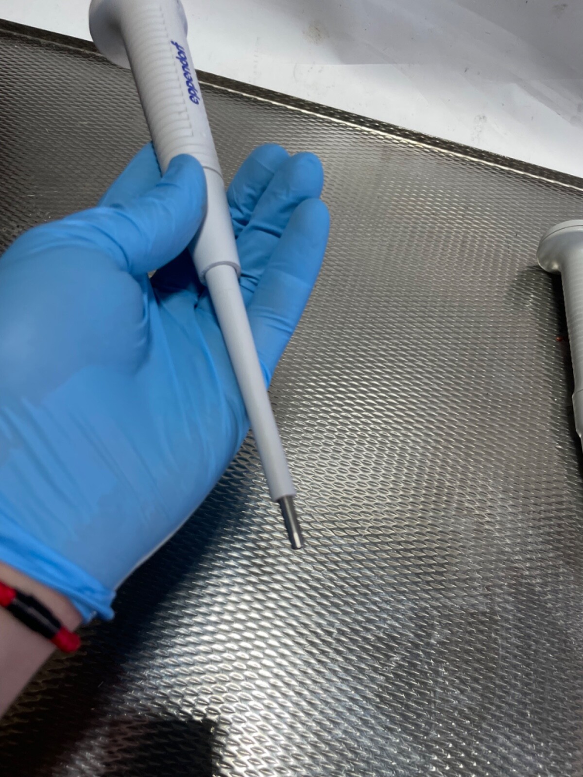 Eppendorf | 10-100uL Pipette | Single Channel Adjustable Volume