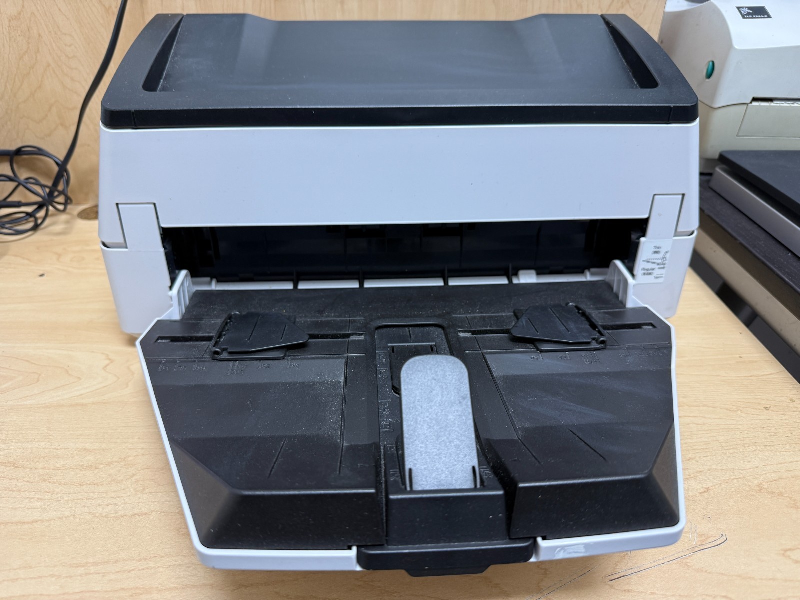 Fujitsu fi-7600 Duplex Sheetfed Document Scanner MISSING TRAY works perfect!
