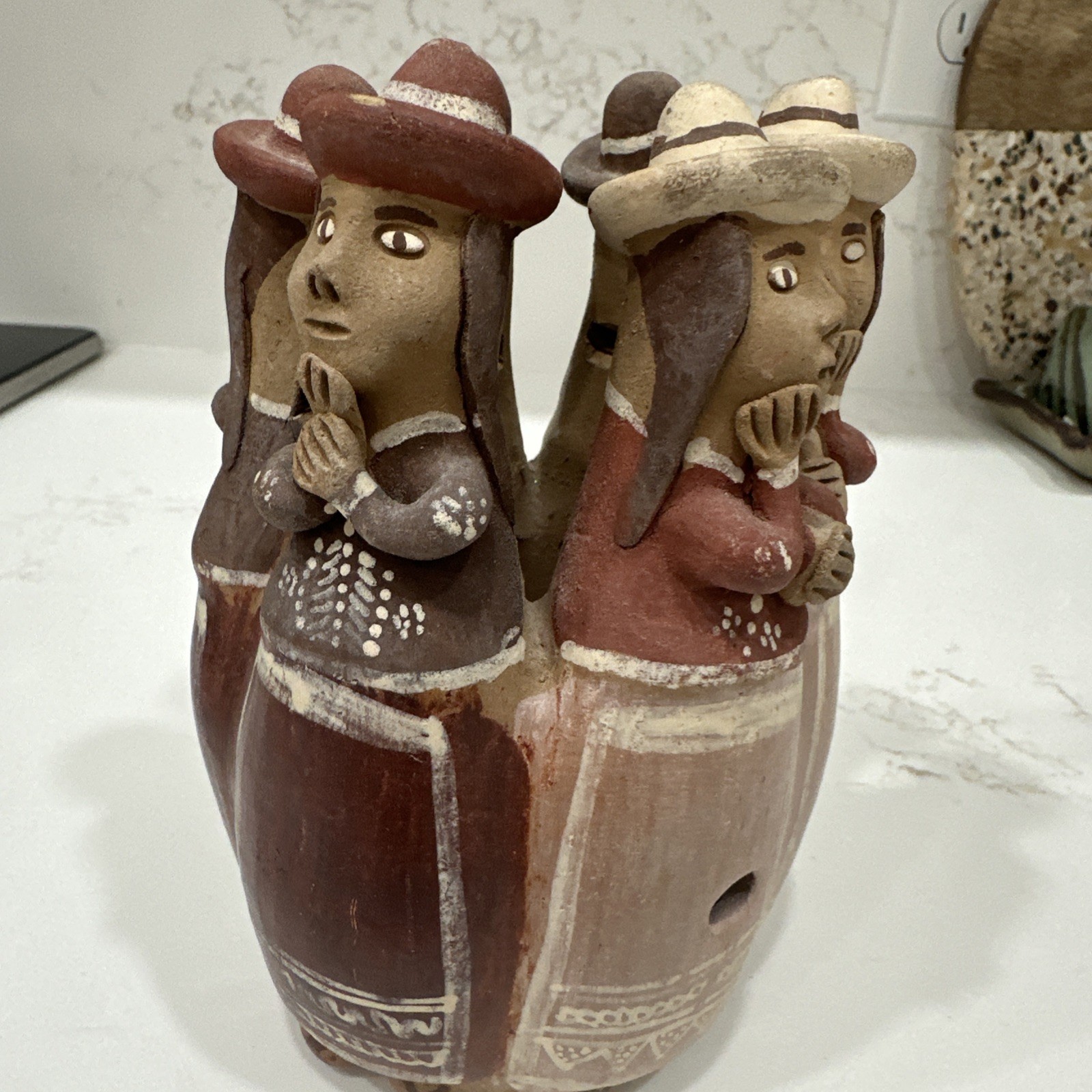 Vintage Peruvian folk art clay pottery Figurine Circle Of Women 5.5” x 3.5”