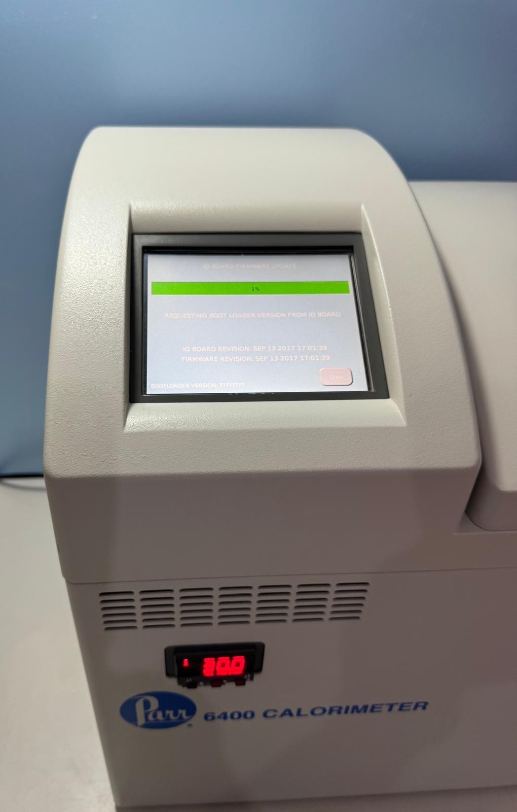 Parr 6400 Automatic Calorimeter 240V Powers On Touchscreen Works Firmware Error