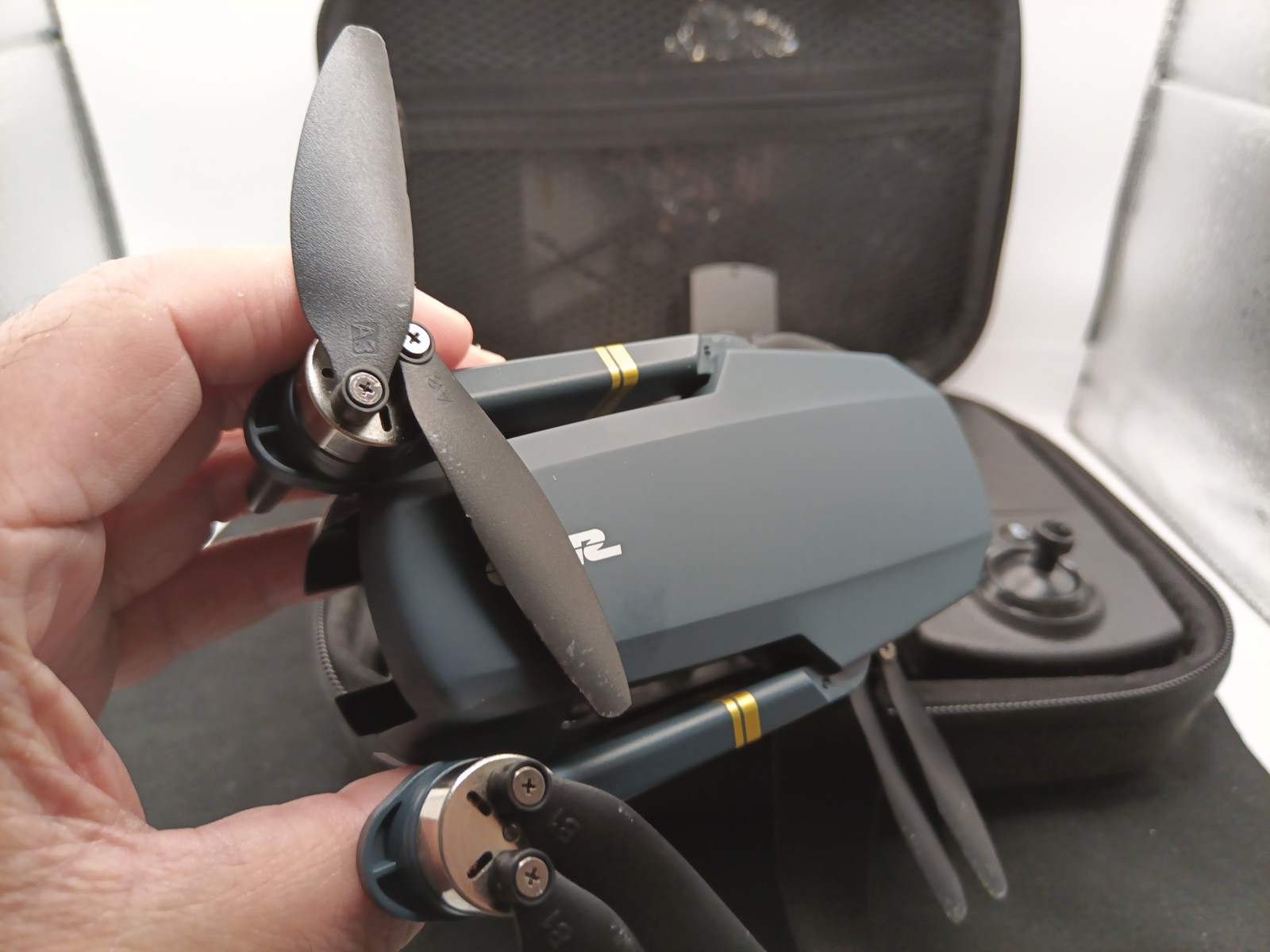 Chubory F89 Drone w/camera : Micro Foldable Drone Set / 2 Batteries