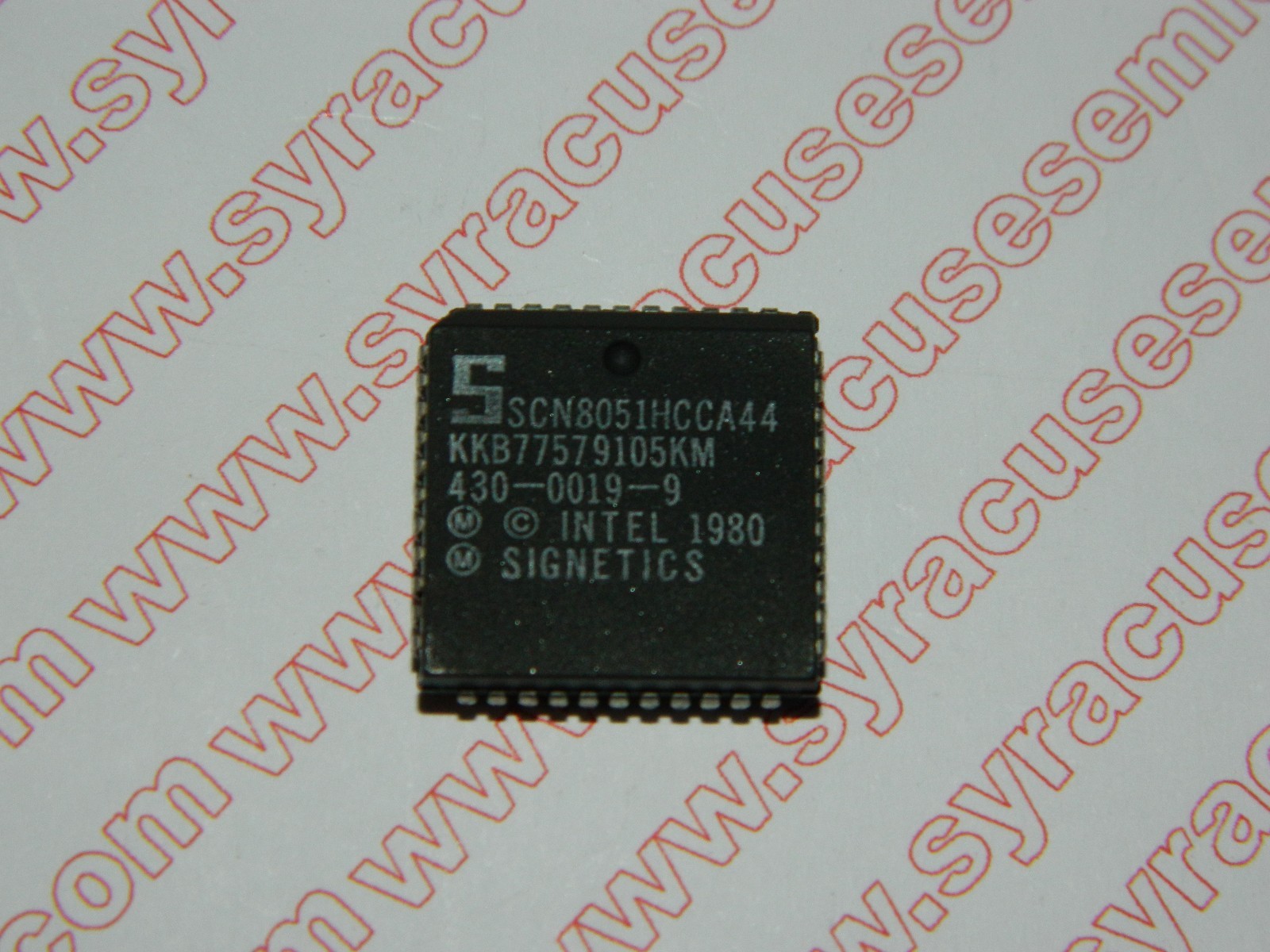 SCN8051HCCA44 / SCN8051 / 8051 / Signetics Microcontroller