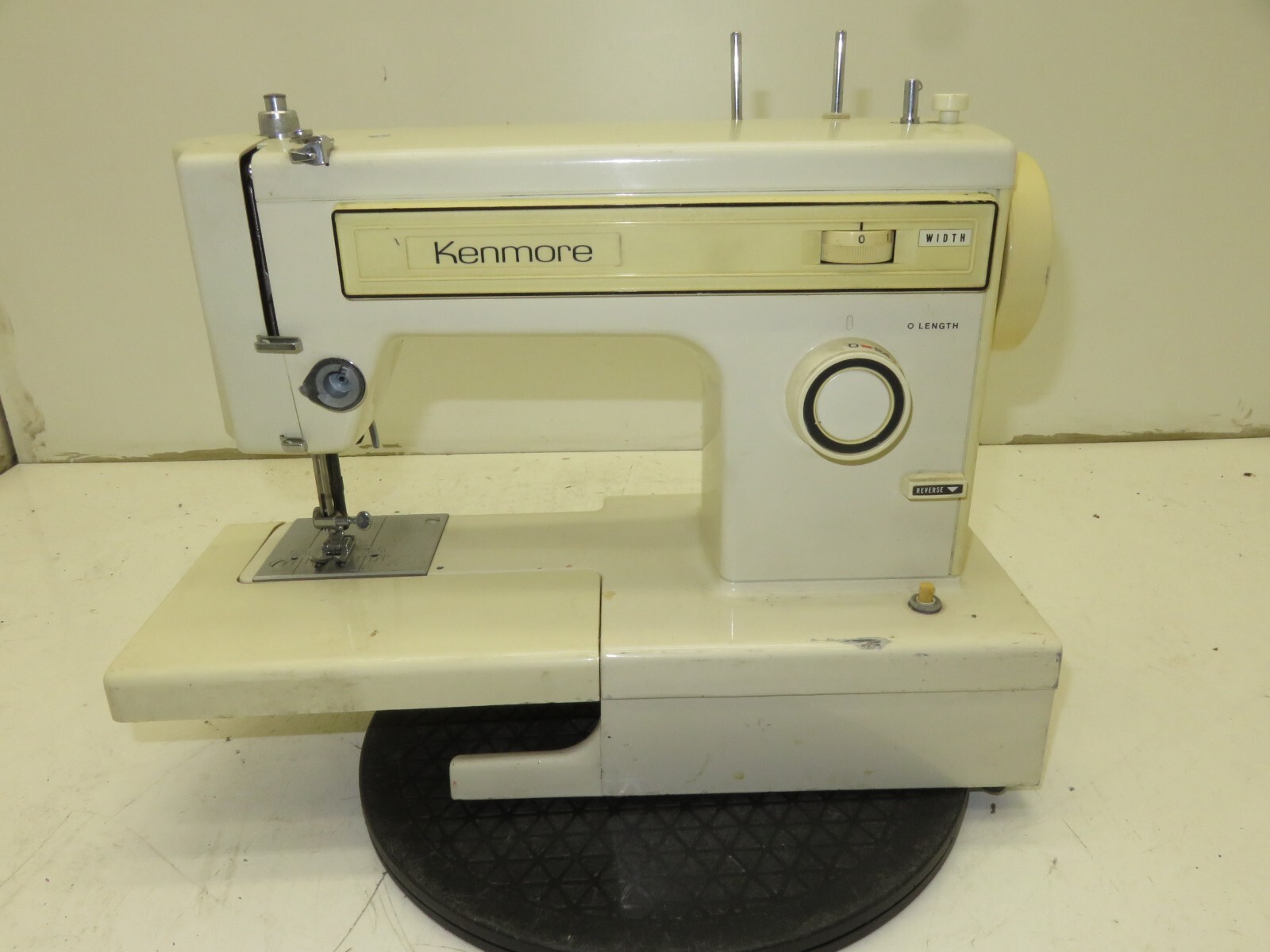 Kenmore 158 Sewing Machine 158.1212180 Zig Zag - Untested As-is