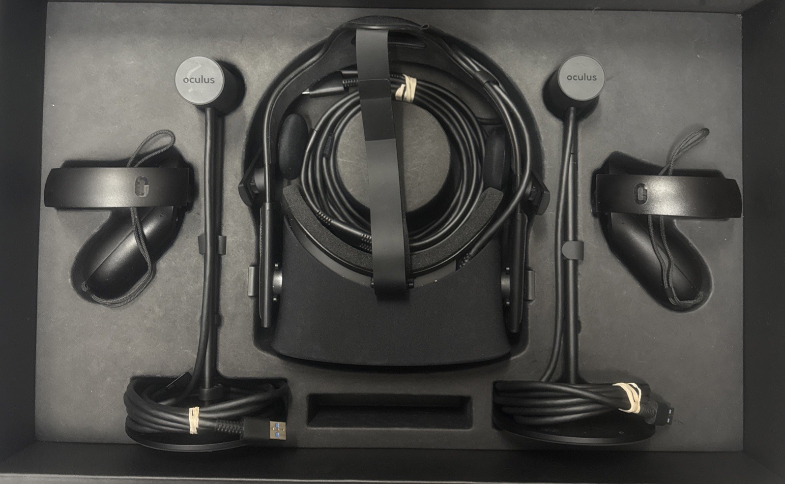 OCULUS Rift CV1 VR Headset Bundle – Complete PC VR System