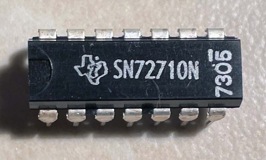 T.I. SN72710N Voltage Comparator - NOS