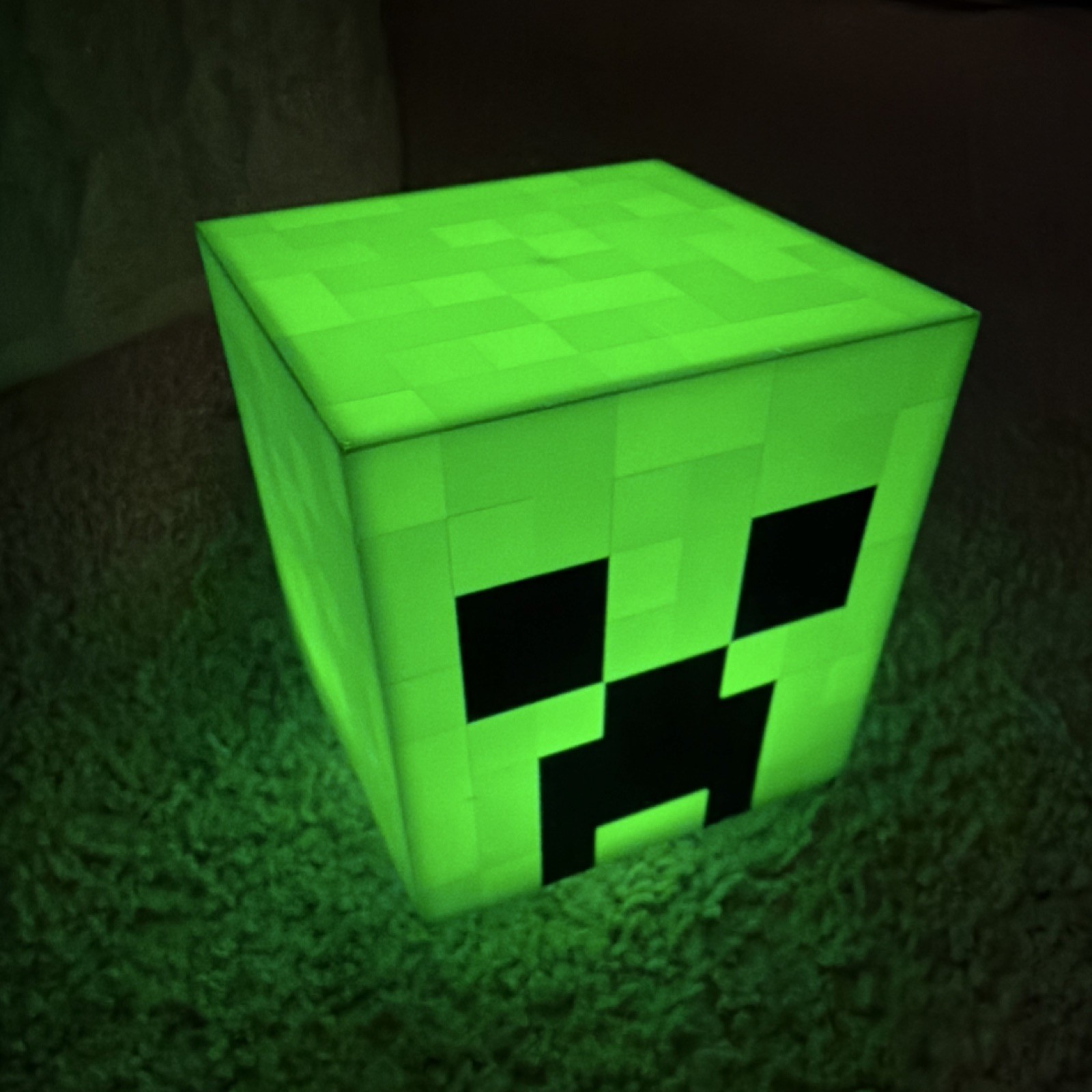 Minecraft Creeper Green LED Night Light, Battery Powered Portable Plastic Cube