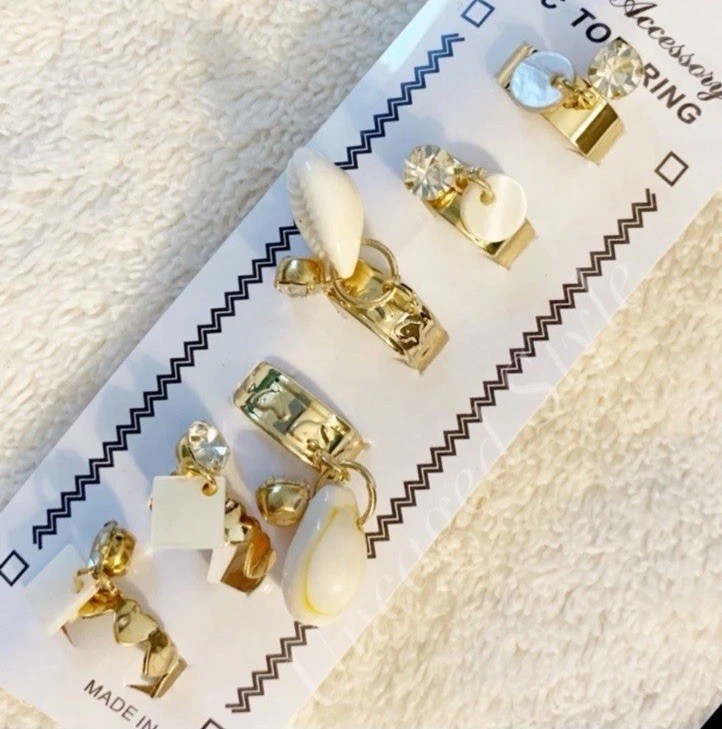 NWT Gold 6-Piece Adjustable Sea Shell Toe Ring Set