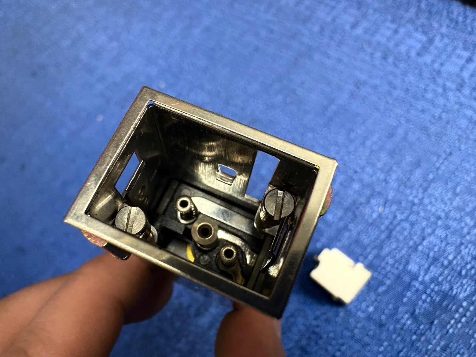 Master Specialties 90EA2C3 Series 90 Tellite Push Button Switch