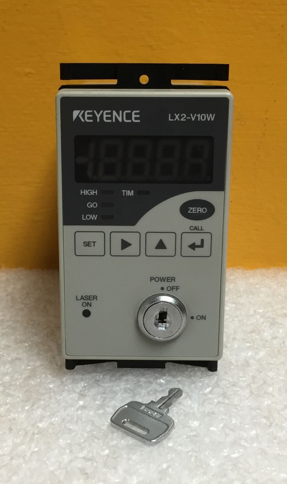 Keyence LX2-V10W 24 V, -19,999 to +19,999 Range, Laser Amplifier Display Tested!