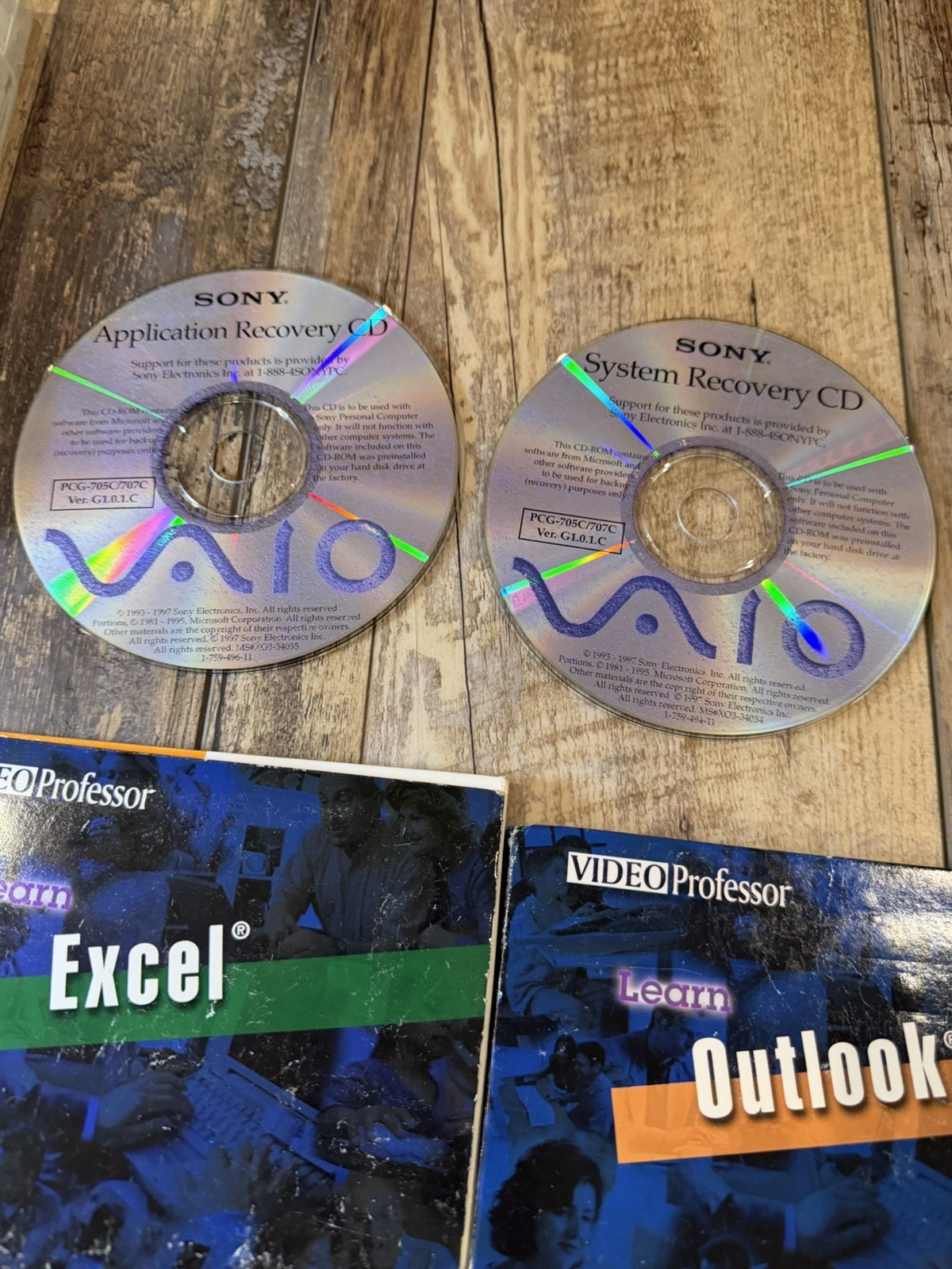 Microsoft Vintage Software CD-ROM Lot 26 Windows 95 VideoProfessor Corel Sony