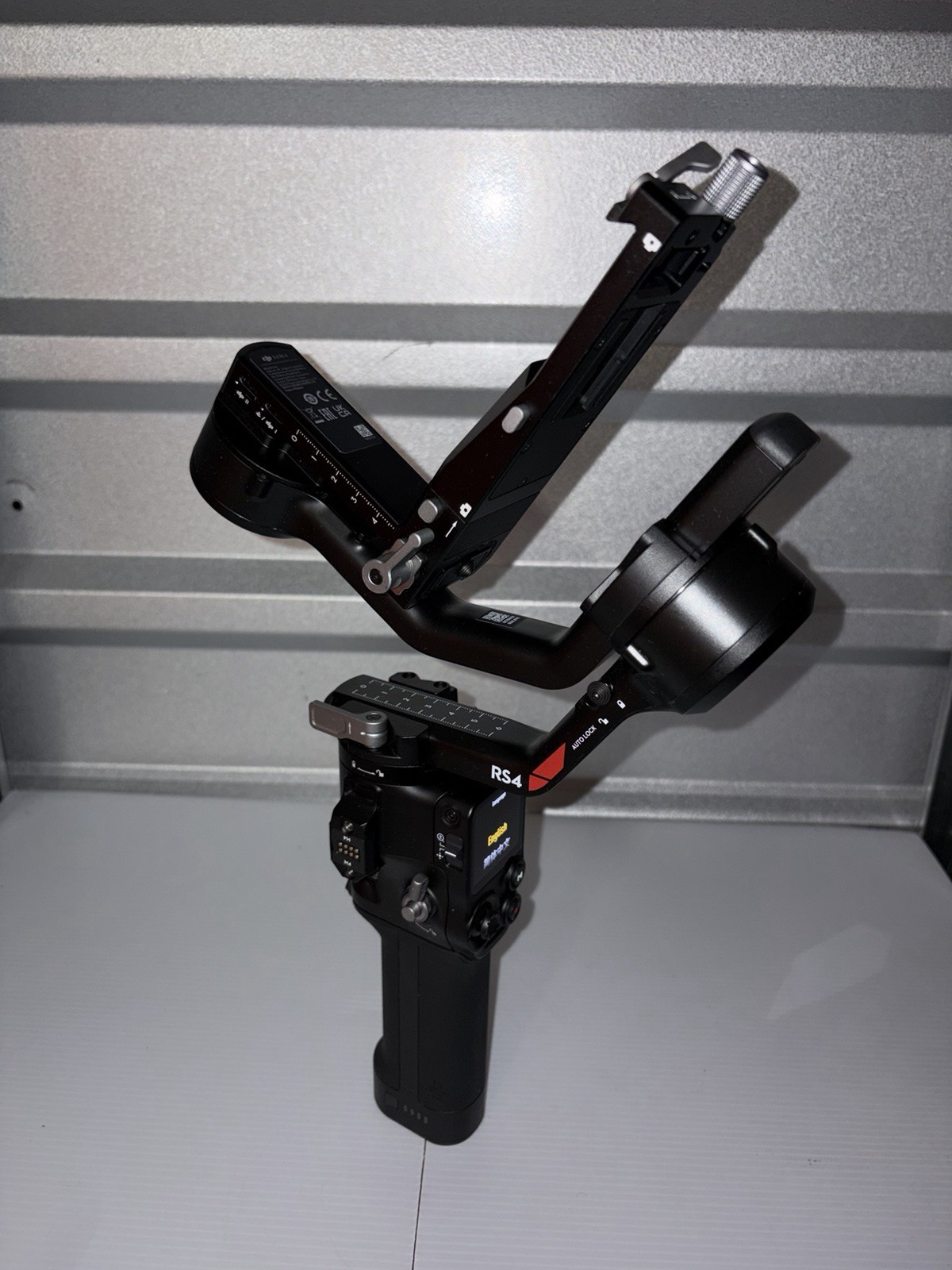 DJI RS 4 3-Axis Gimbal Stabilizer for Cameras