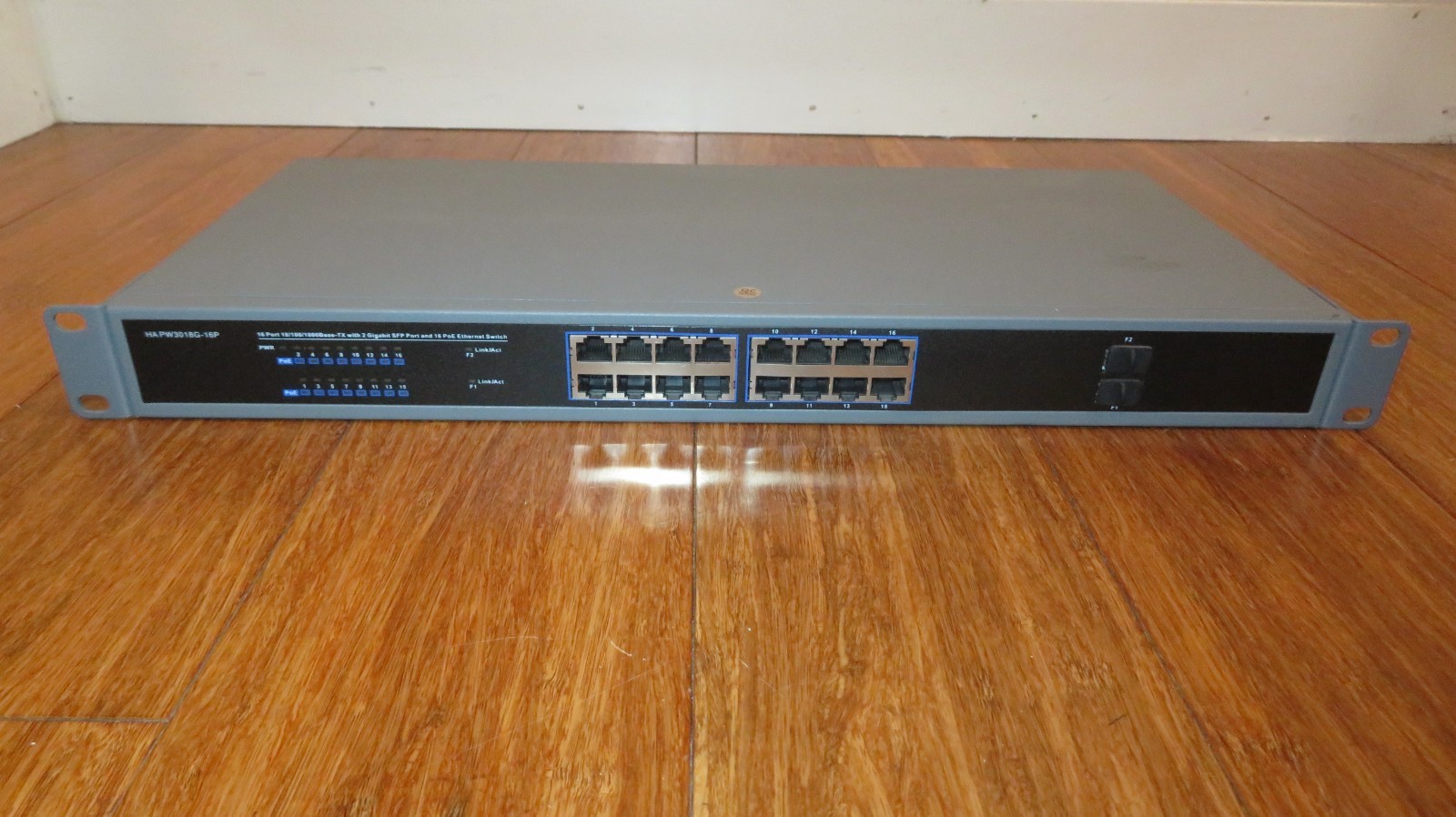 HA (PW3018G-16P) PoE Switcher 16 CH - Good Condition!
