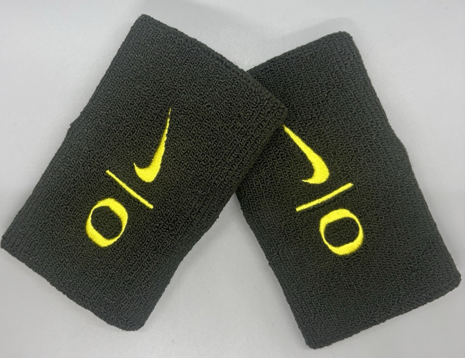 NEW Nike Oregon Ducks PE Team Issued Doublewide Wristbands Adult One Size QTY: 2