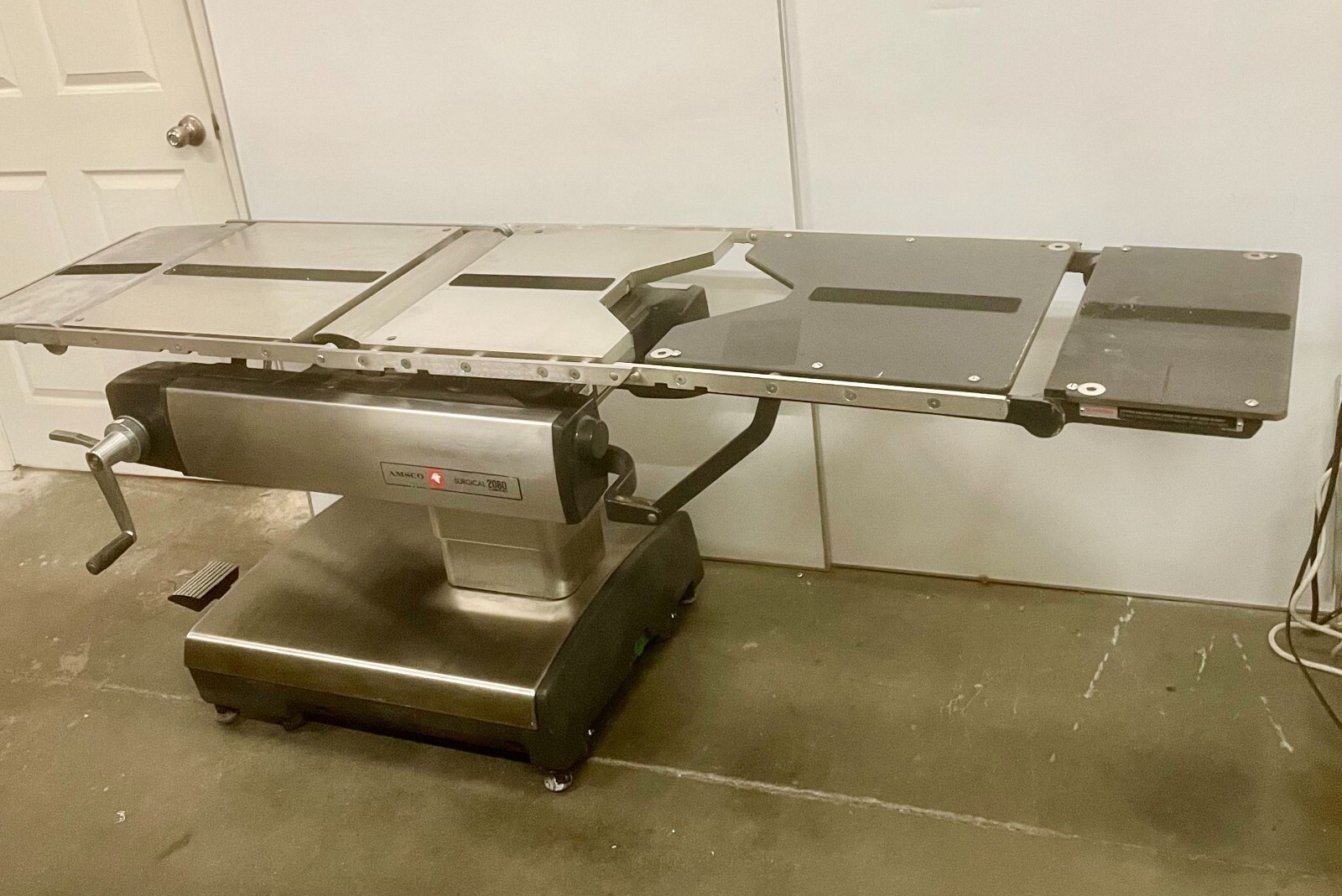 AMSCO 2080IA Image Amplification manual surgical table and pads