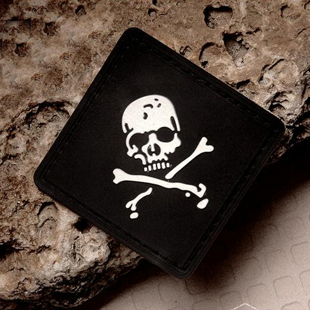 3D PVC Pirate Flag Jolly Roger Skull Crossbones Skeleton Flag Rubber Hook Patch