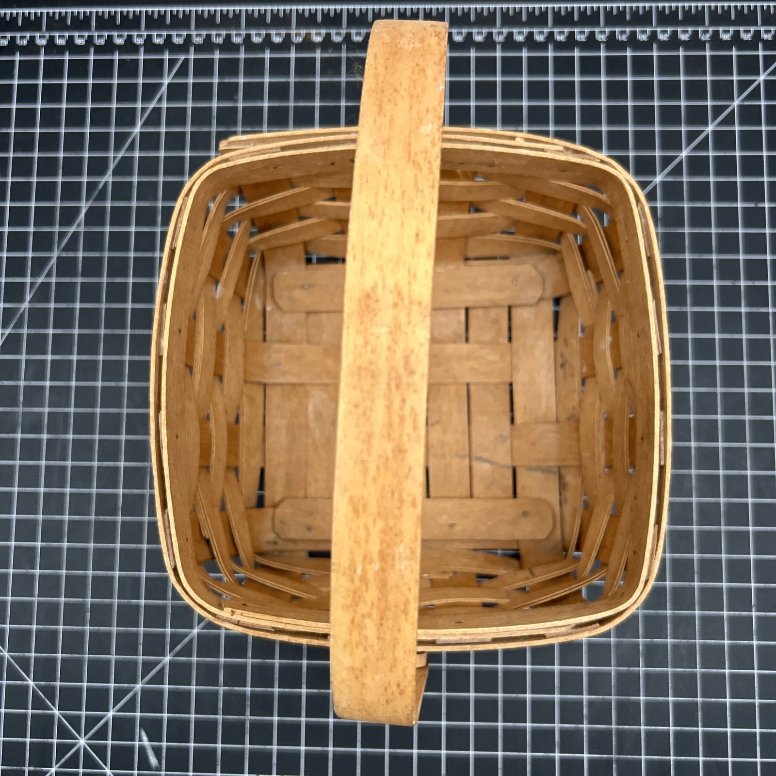1999 Longaberger Berry Basket with Swing Handle; 7" Square