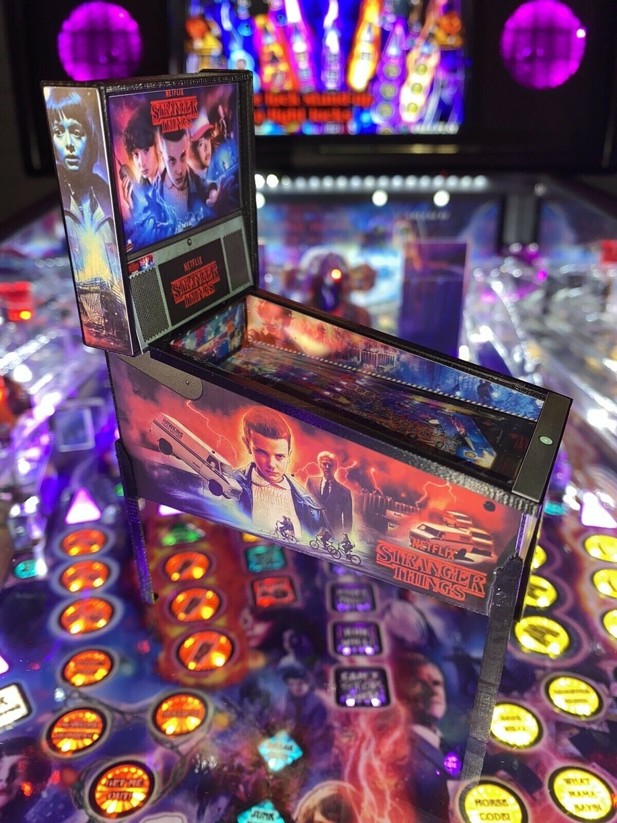 Replica Stern "Stranger Things" 1:13 Scale Model Pinball Machine Collectible