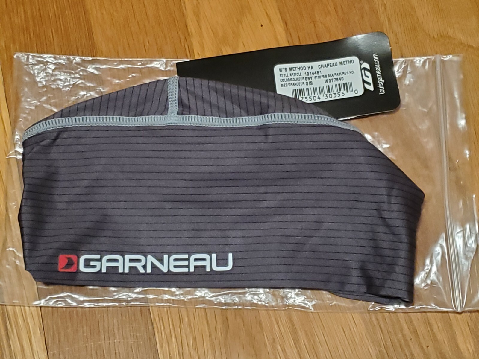 Louis Garneau Cycling Essentials Women's Method Hat Grey Stripe Ponytail Opening