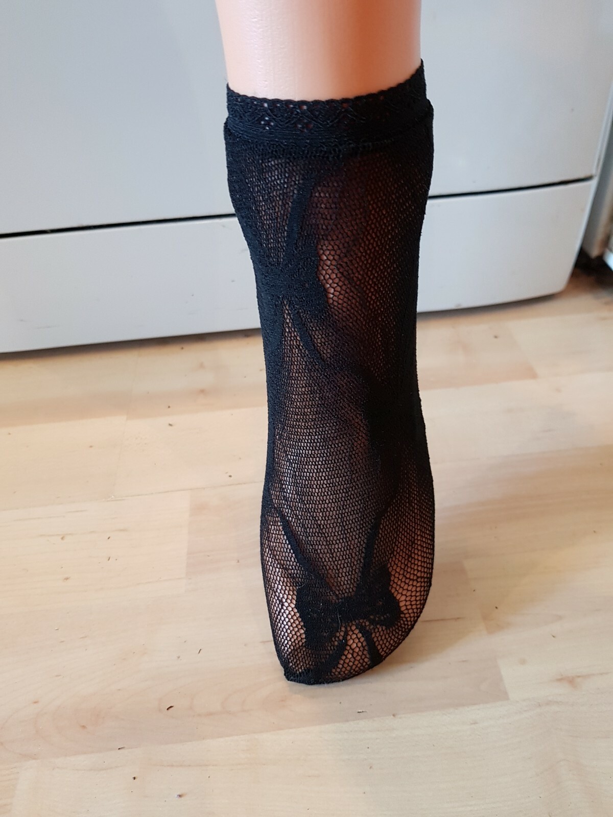Ladies Black Bow Patterned Lace Ankle Socks one size