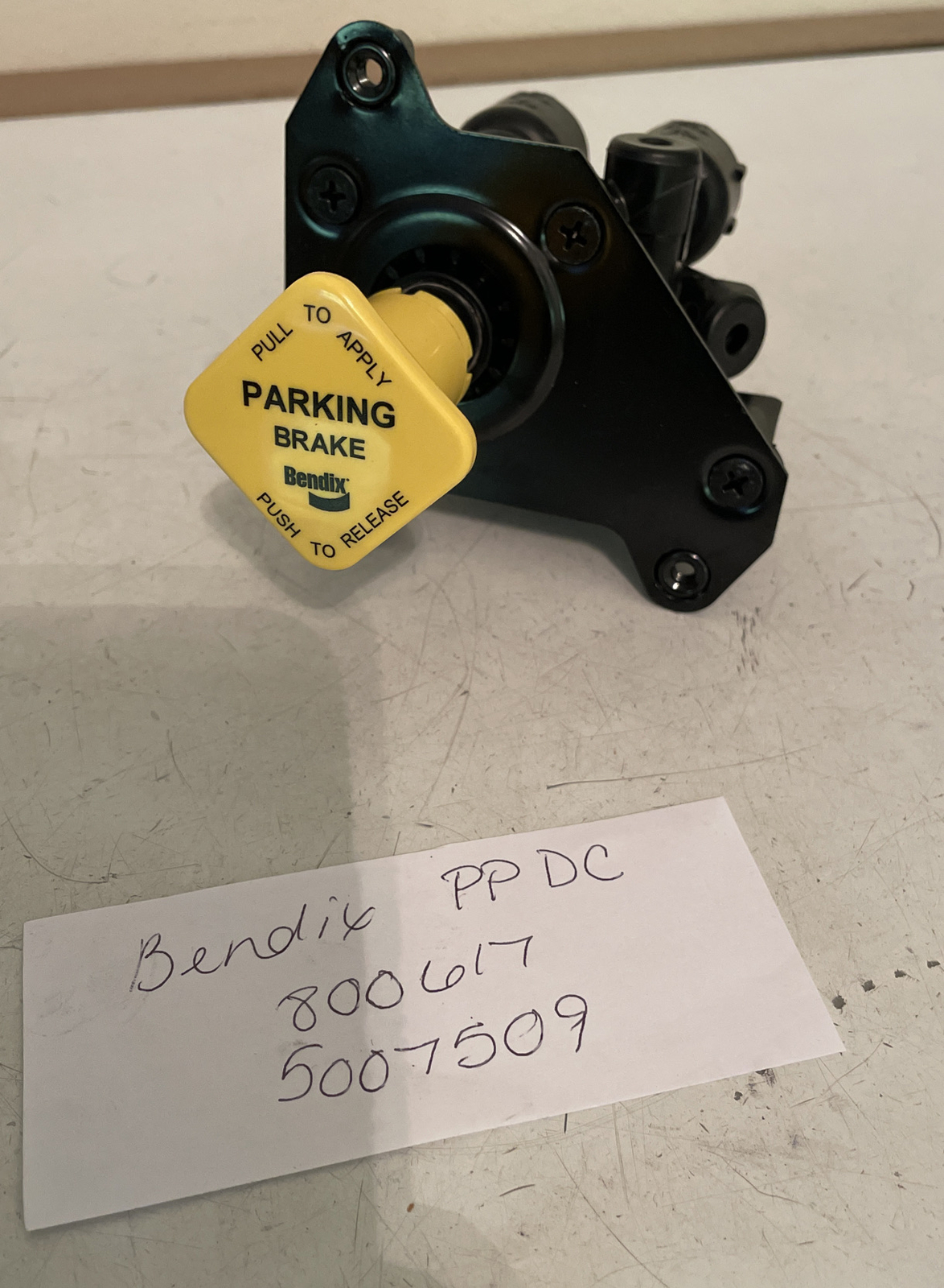 GENUINE BENDIX 800617 PP DC PARK CONTROL DOUBLE CHECK VALVE NEW OEM 5007509