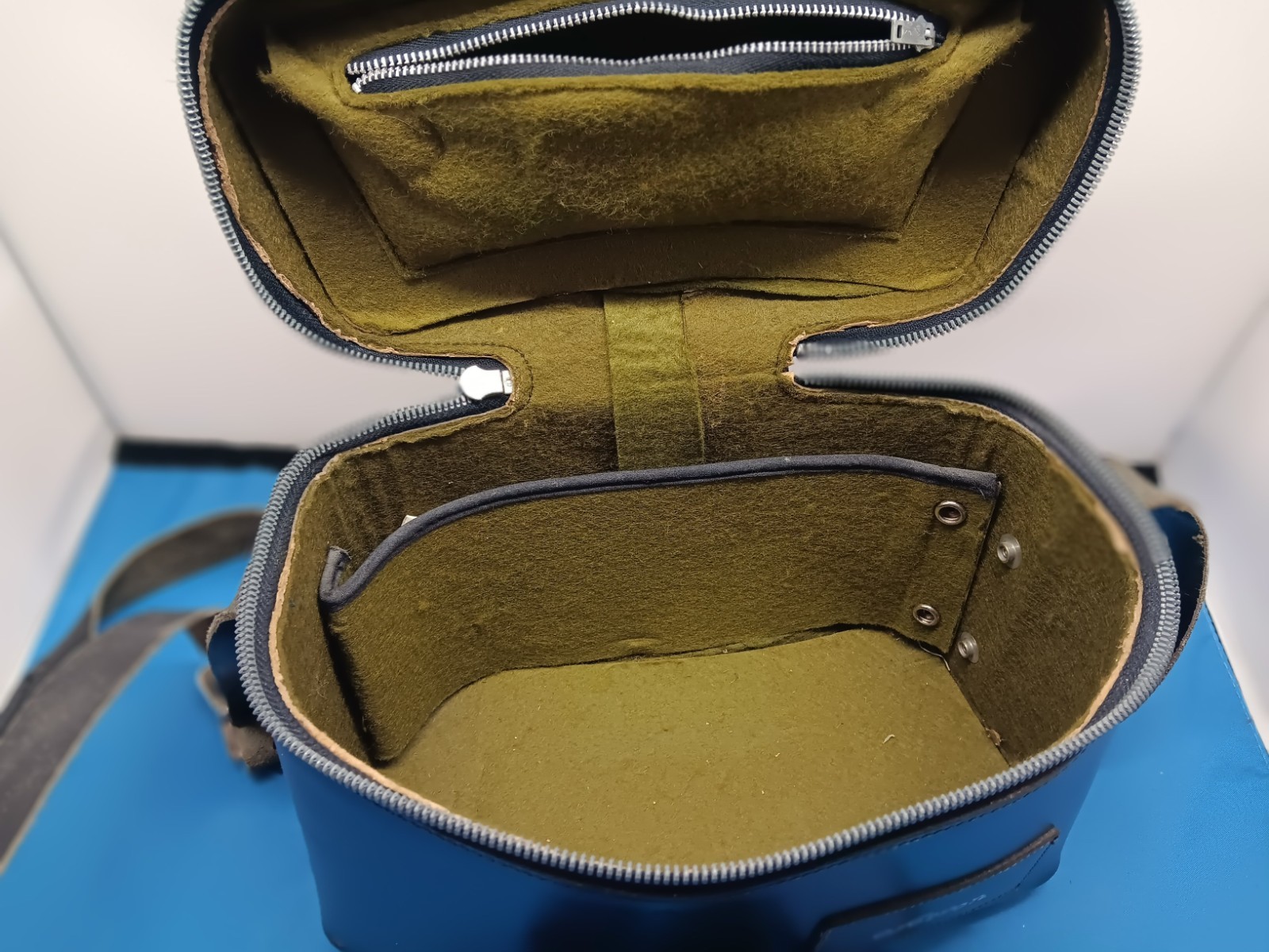 Quantaray Computerized Camera Body, Case, 3 Lenses, Flash Unit, Tint Lenses