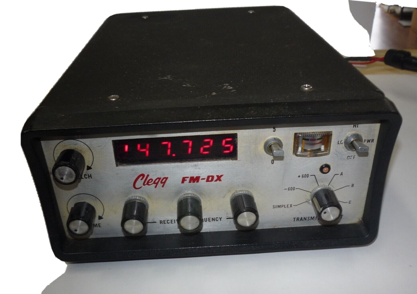 Clegg FM-DX Amatuer VHF FM Transceiver - Powers On - Must See 2 Meter HAM Radio!