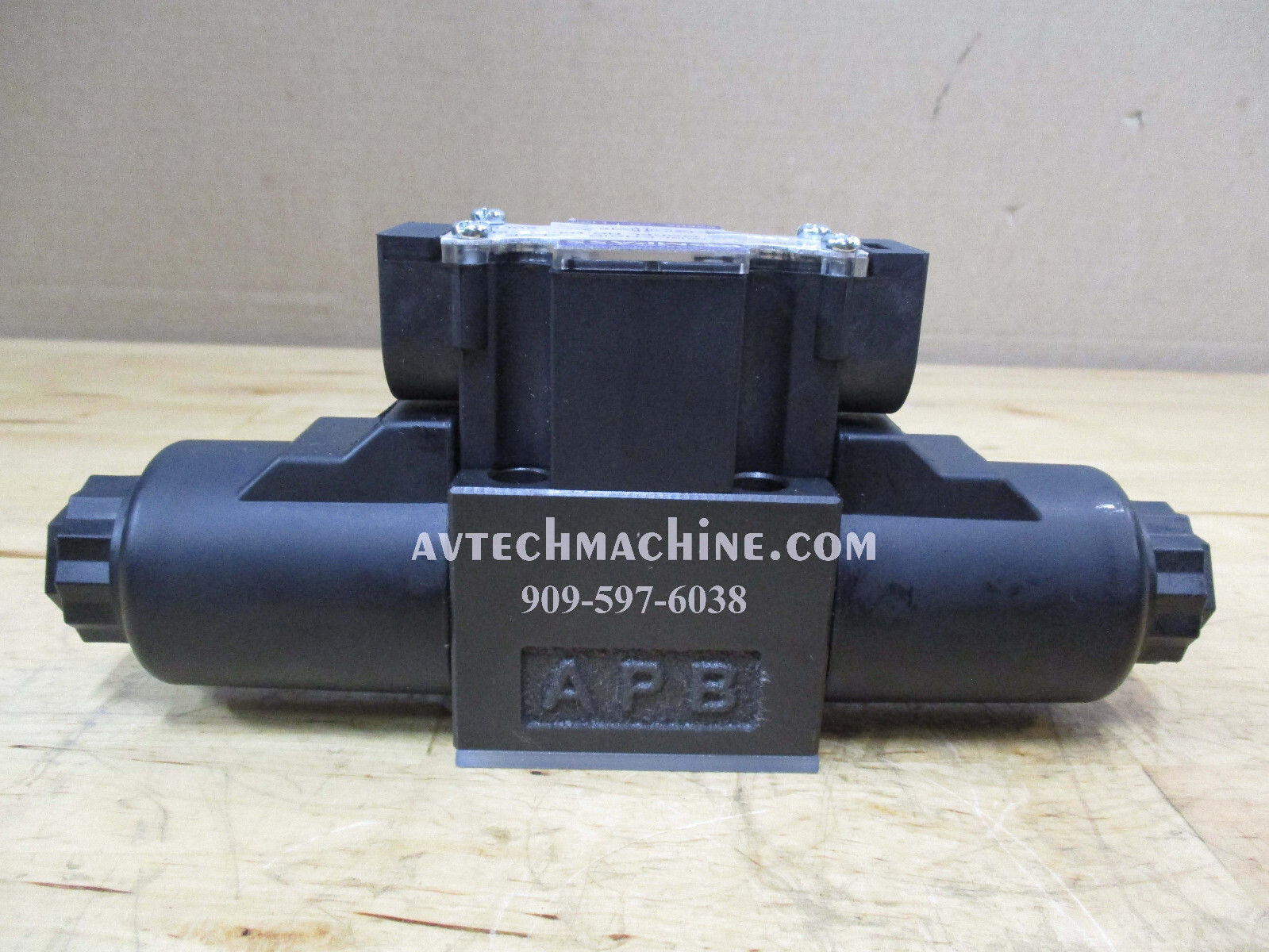 Kompass Hydraulic Solenoid Valve D4-02-2D2-D2 Coil DC24