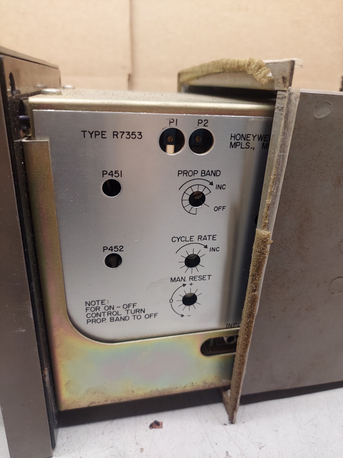 HONEYWELL,R7353 TEMPERATURE CONTROL DIALATROL **UNTESTED*UNKNOWN WORKING CONDITI